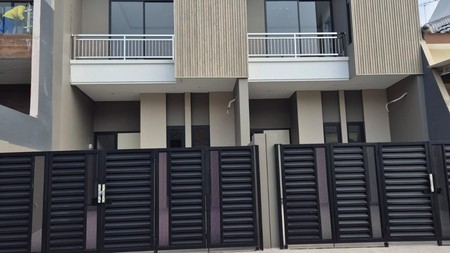 DIJUAL 2 RUMAH KEMBAR BARU SIAP HUNI VILLA KALIJUDAN INDAH, Surabaya Timur