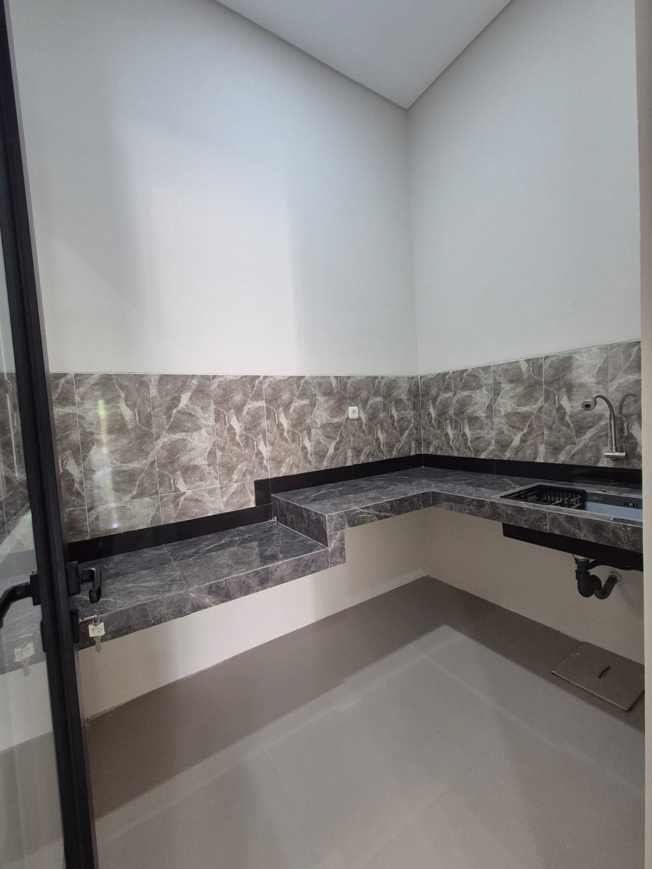 DIJUAL 2 RUMAH KEMBAR BARU SIAP HUNI VILLA KALIJUDAN INDAH, Surabaya Timur