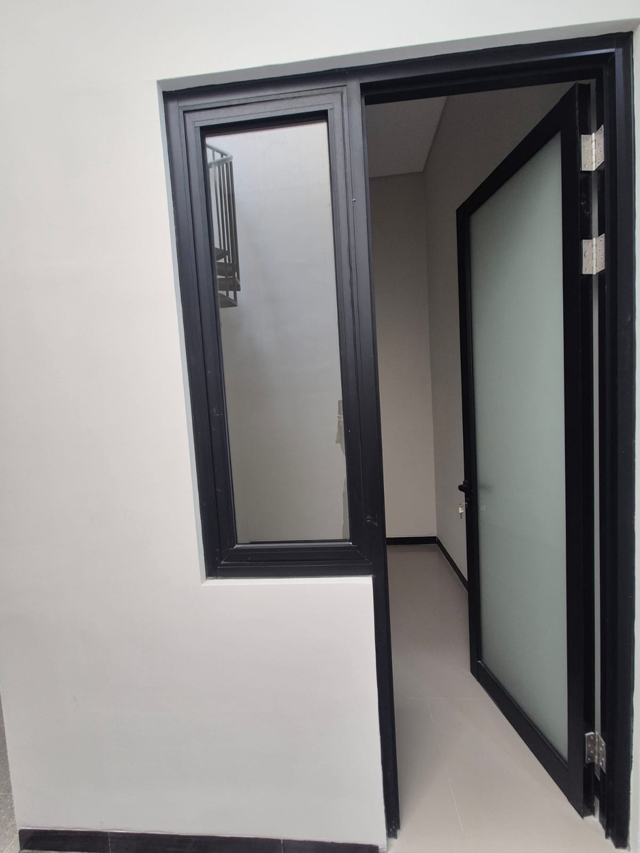 DIJUAL 2 RUMAH KEMBAR BARU SIAP HUNI VILLA KALIJUDAN INDAH, Surabaya Timur