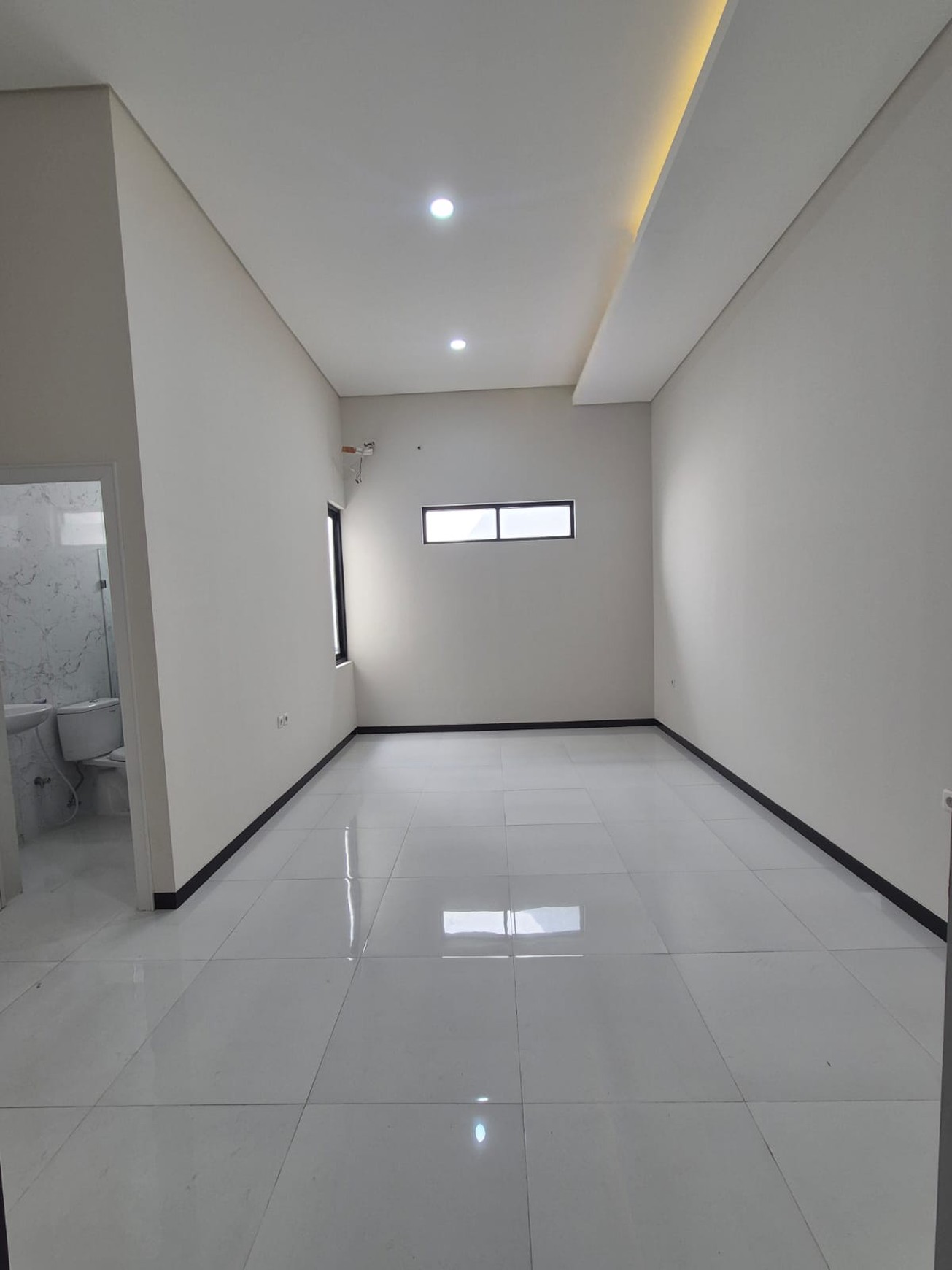 DIJUAL 2 RUMAH KEMBAR BARU SIAP HUNI VILLA KALIJUDAN INDAH, Surabaya Timur