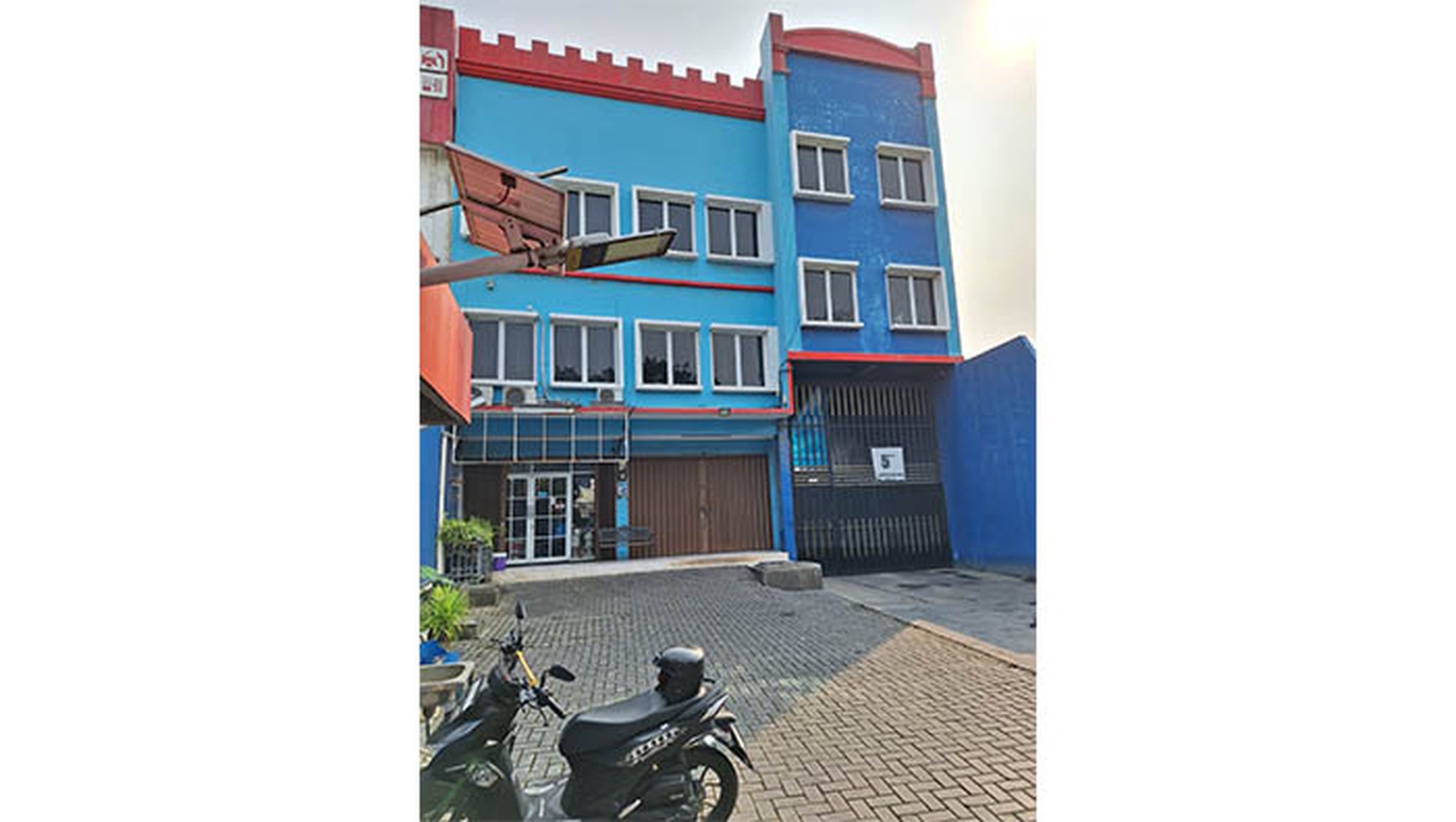 Gudang Jl Husen Sastranegara, Benda Tangerang