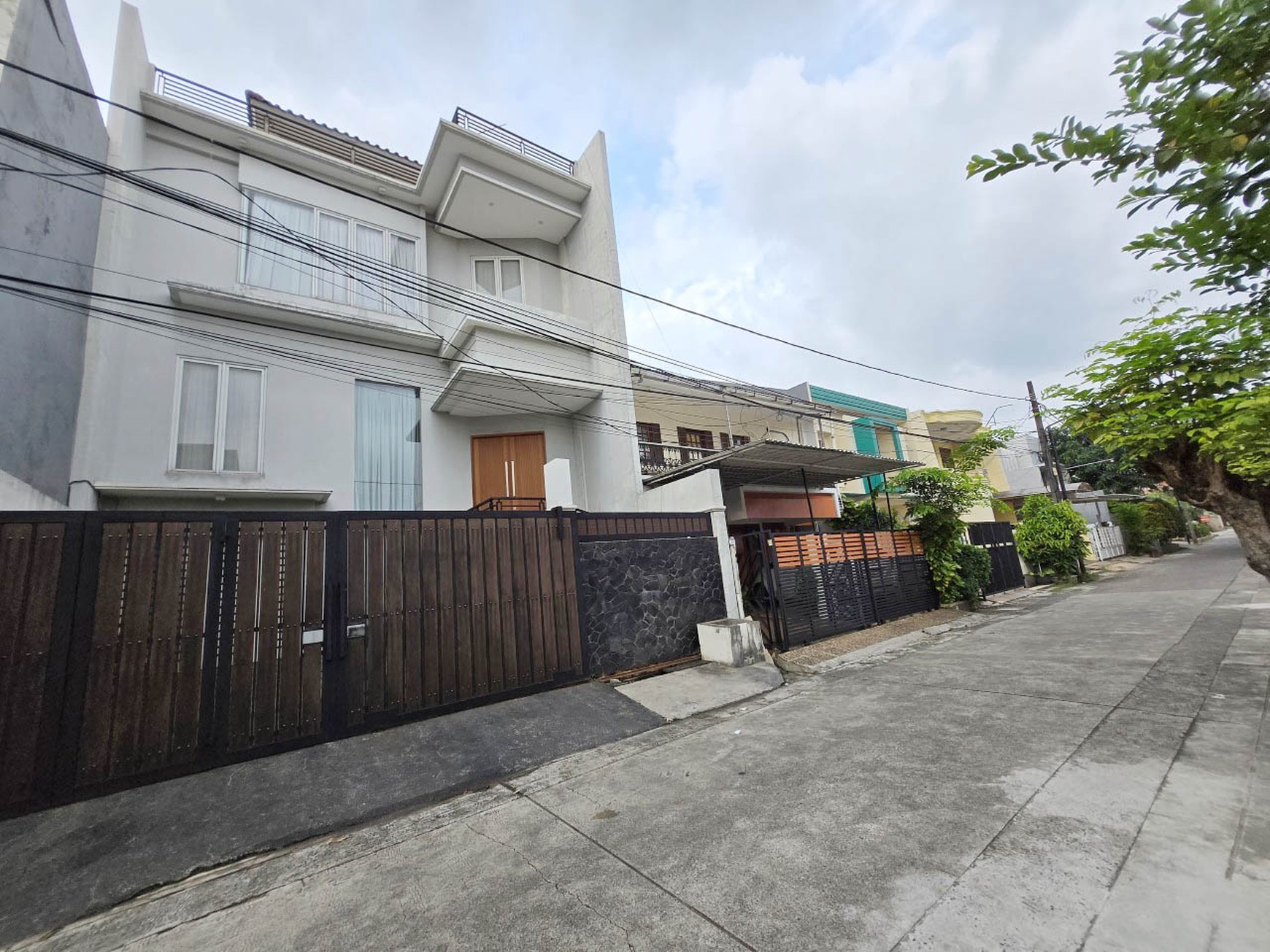 Rumah Siap huni, Tenang, sudah tinggi dari jalan, Kelapa Gading