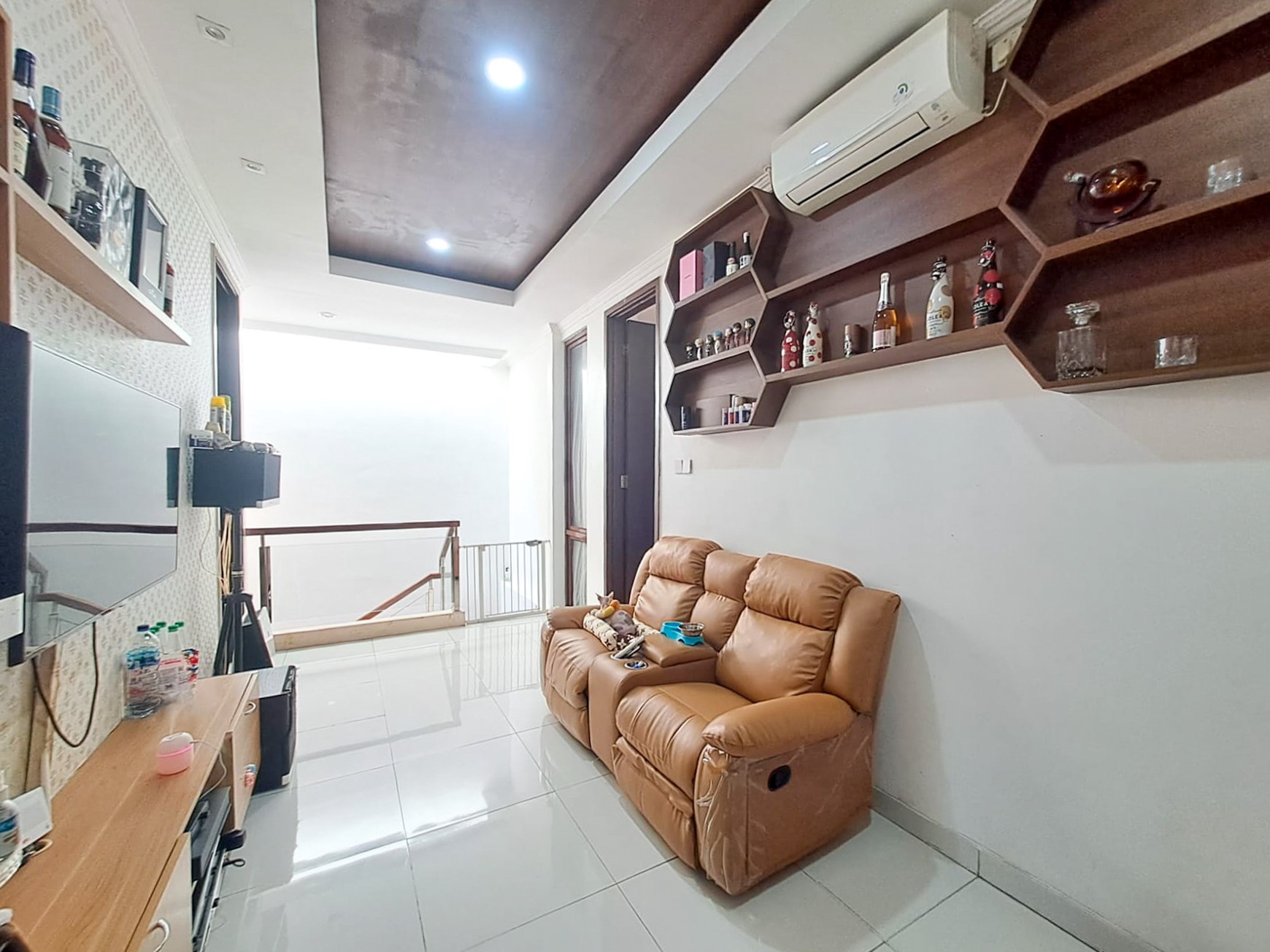 RUMAH NYAMAN DI BINTARO JAYA  CLUSTER DISCOVERY DENGAN KONSEP JEPANG, ADA KOLAM RENANG 