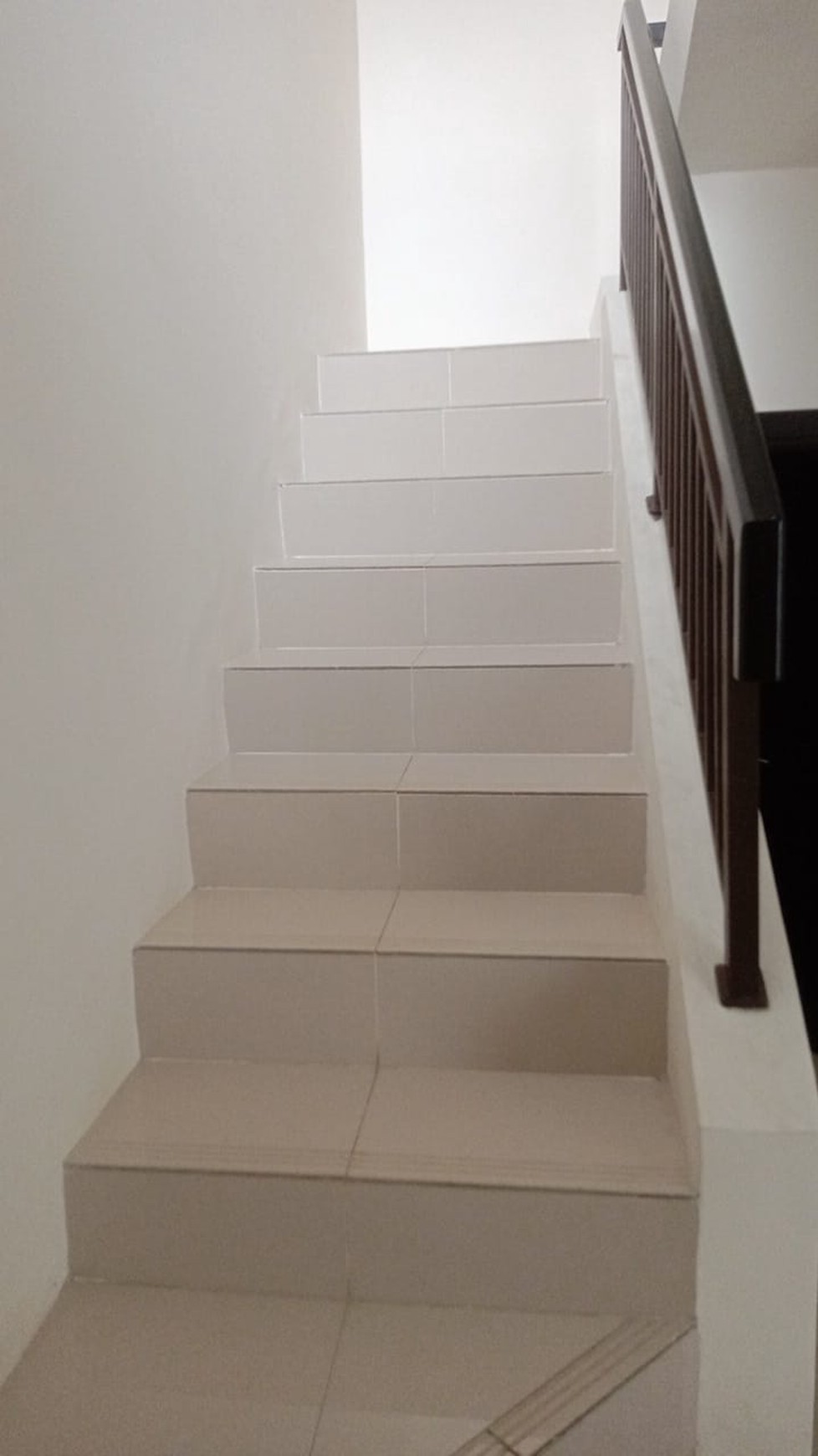 DIJUAL RUMAH DI KAWASAN ELITE  PODOMORO PARK BUAH BATU DG BERBAGAI  FASILITAS-FASILITAS PRIVATE CINEMA, GYM,KOLAM RENANG, ARENA OLAHRAGA, CLUB HOUSE DLL
