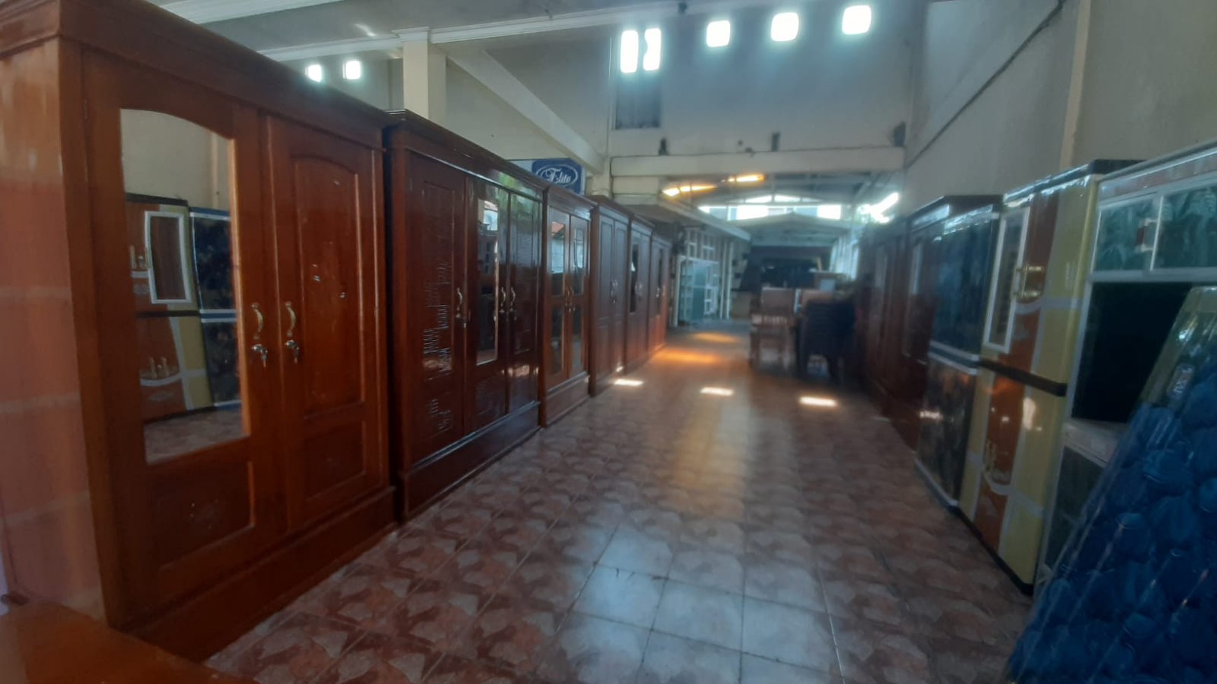 Toko Dan Rumah Lokasi Strategis Dekat Pasar Sleman