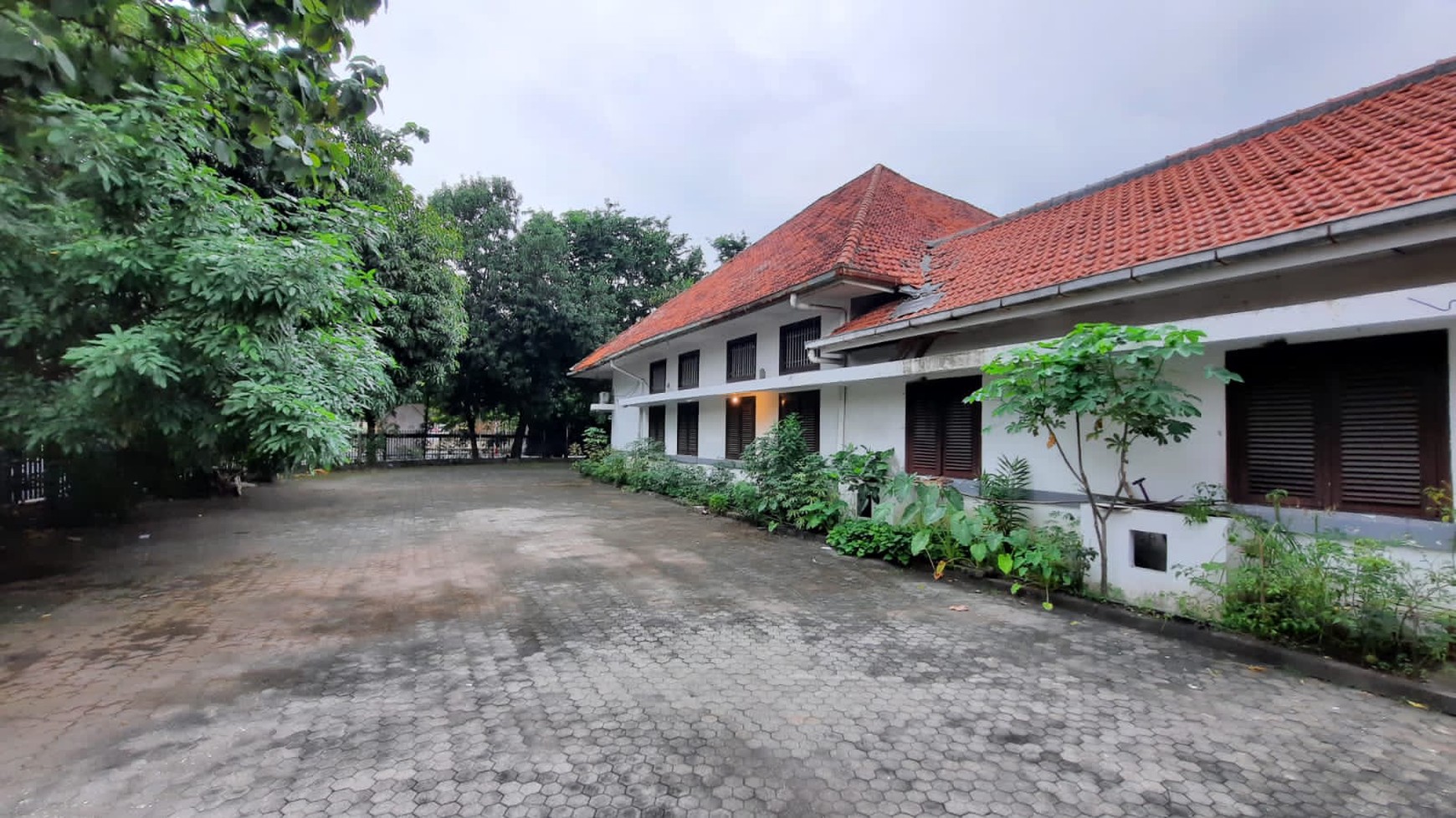 Rumah cocok buat perkantoran Surabaya Pusat