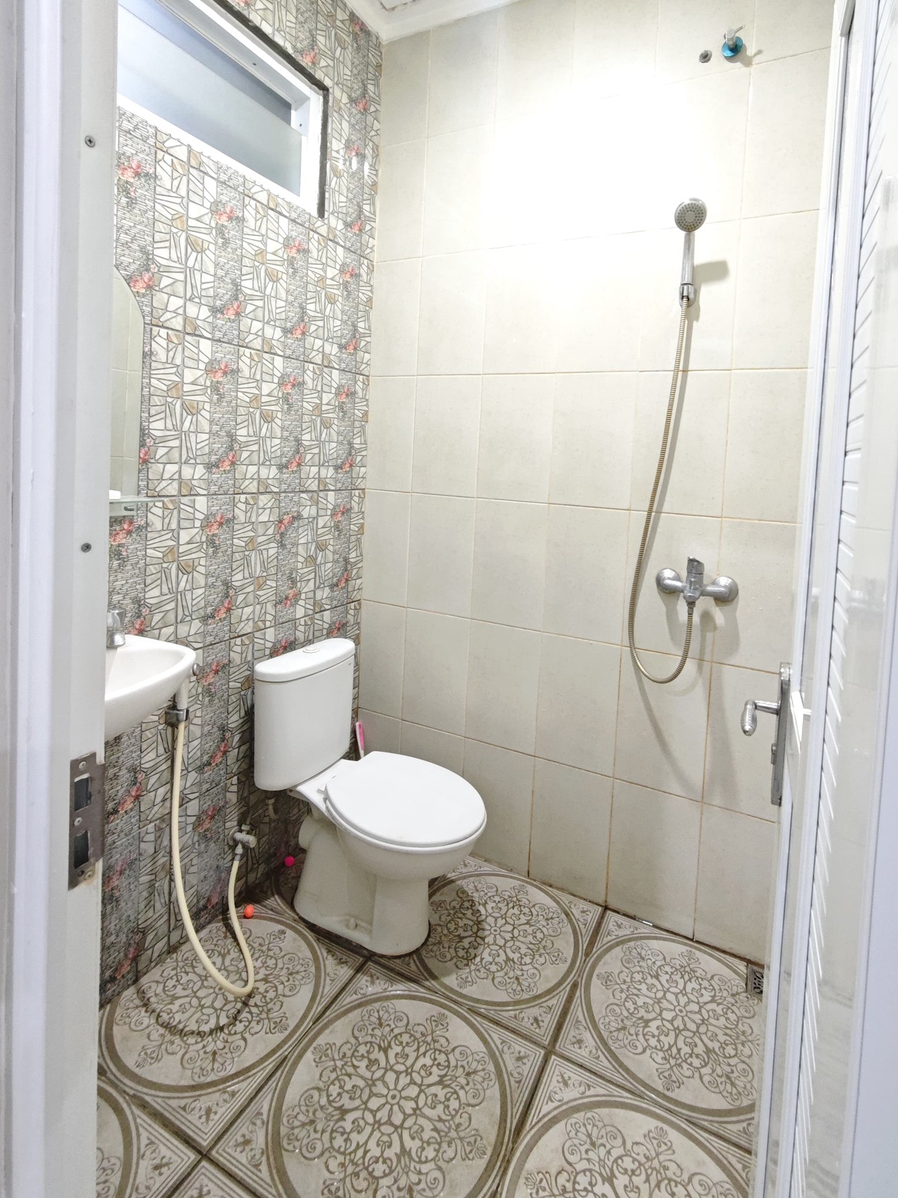 Rumah Bersih Siap Huni di Citra Land, Cileungsi