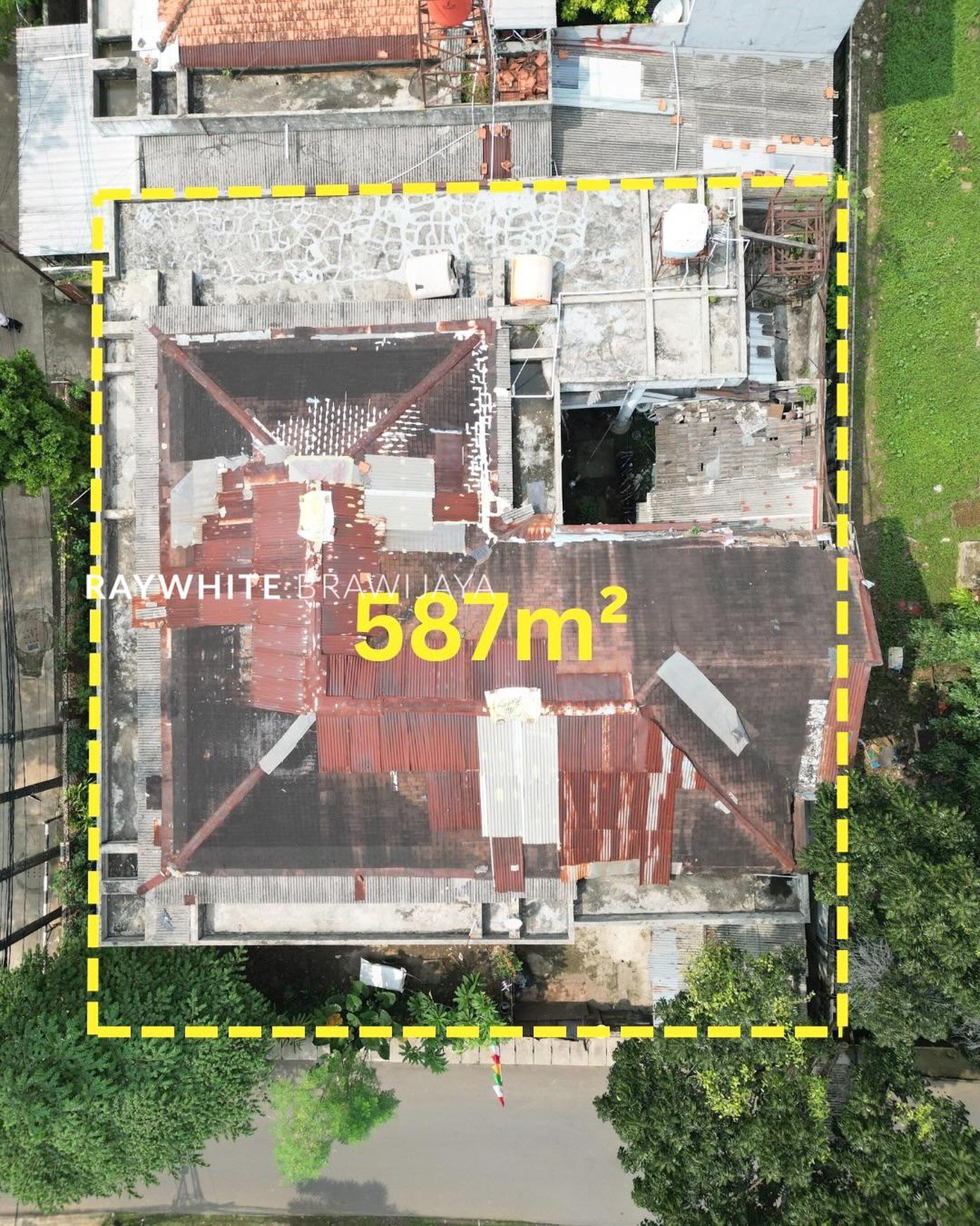 Rumah Hitung Tanah Cocok untuk usaha kos-kosan Area Wijaya Timur