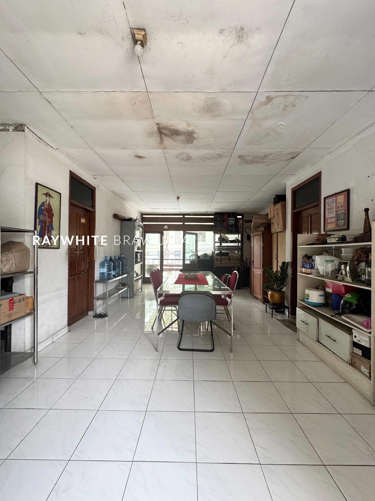 Rumah Hitung Tanah Cocok untuk usaha kos-kosan Area Wijaya Timur