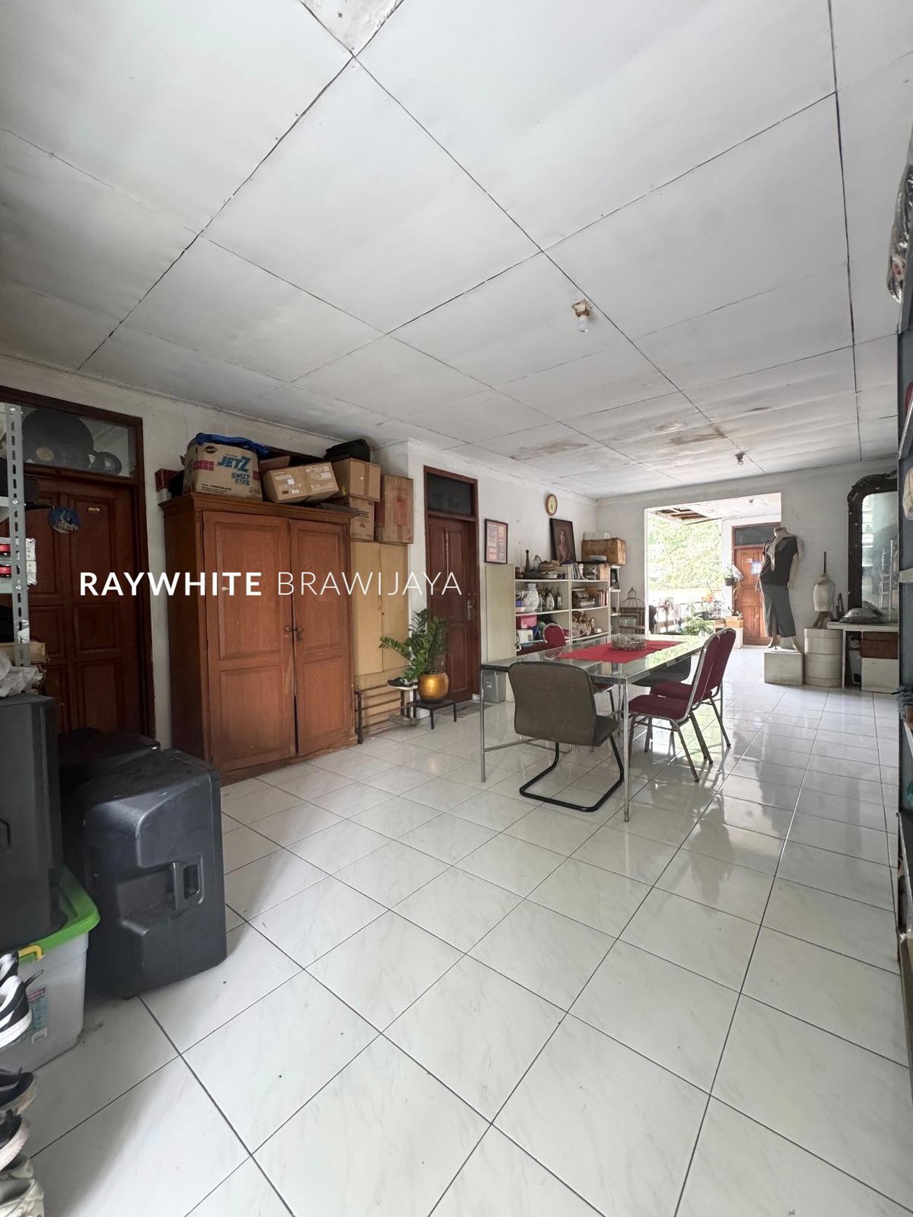 Rumah Hitung Tanah Cocok untuk usaha kos-kosan Area Wijaya Timur