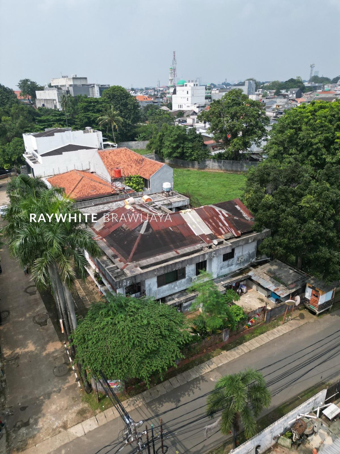 Rumah Hitung Tanah Cocok untuk usaha kos-kosan Area Wijaya Timur