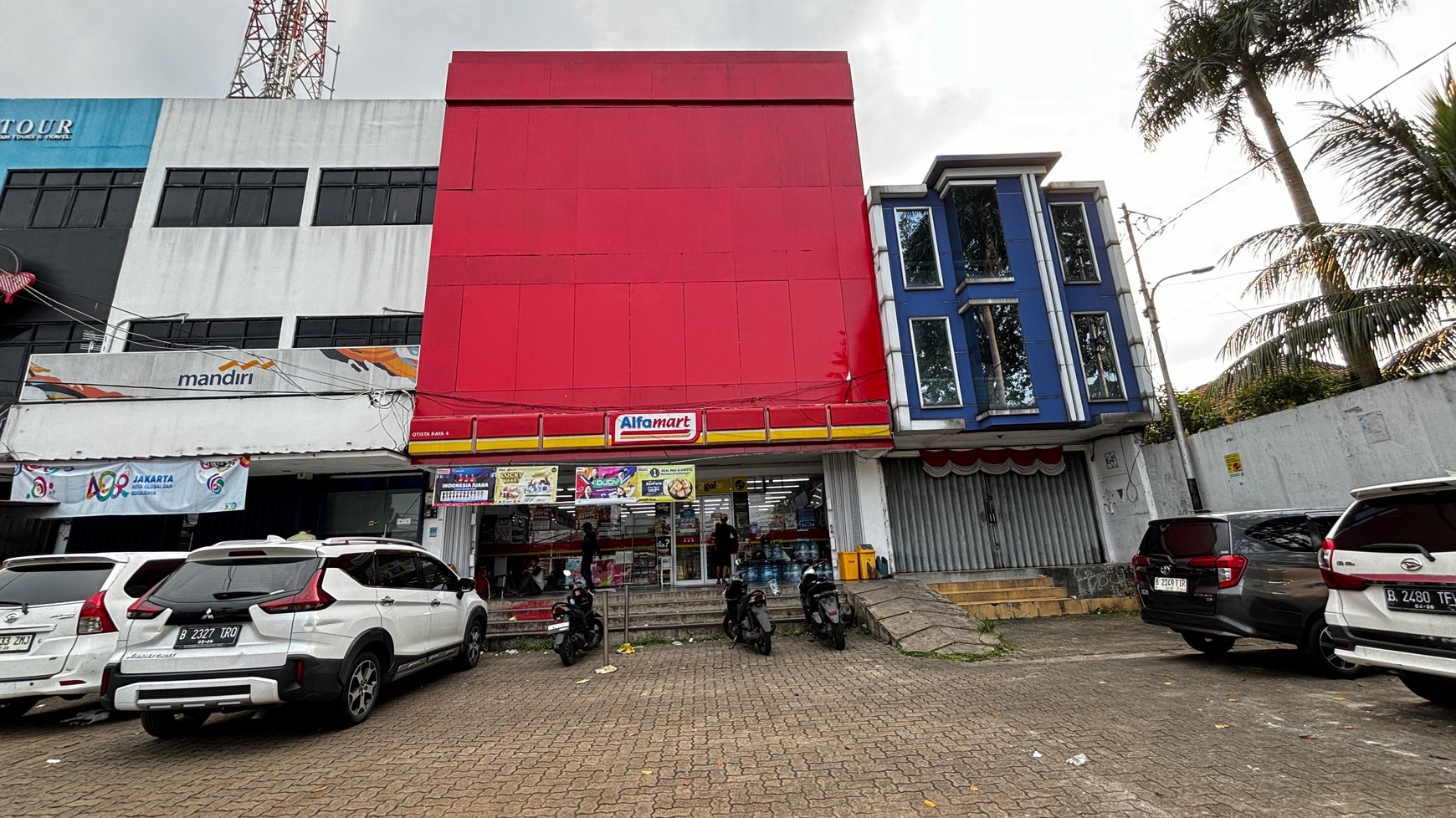 Ruko 3 Lantai di Area Komersil Otista Raya Jatinegara Dan Ramai Dengan Tempat Usaha