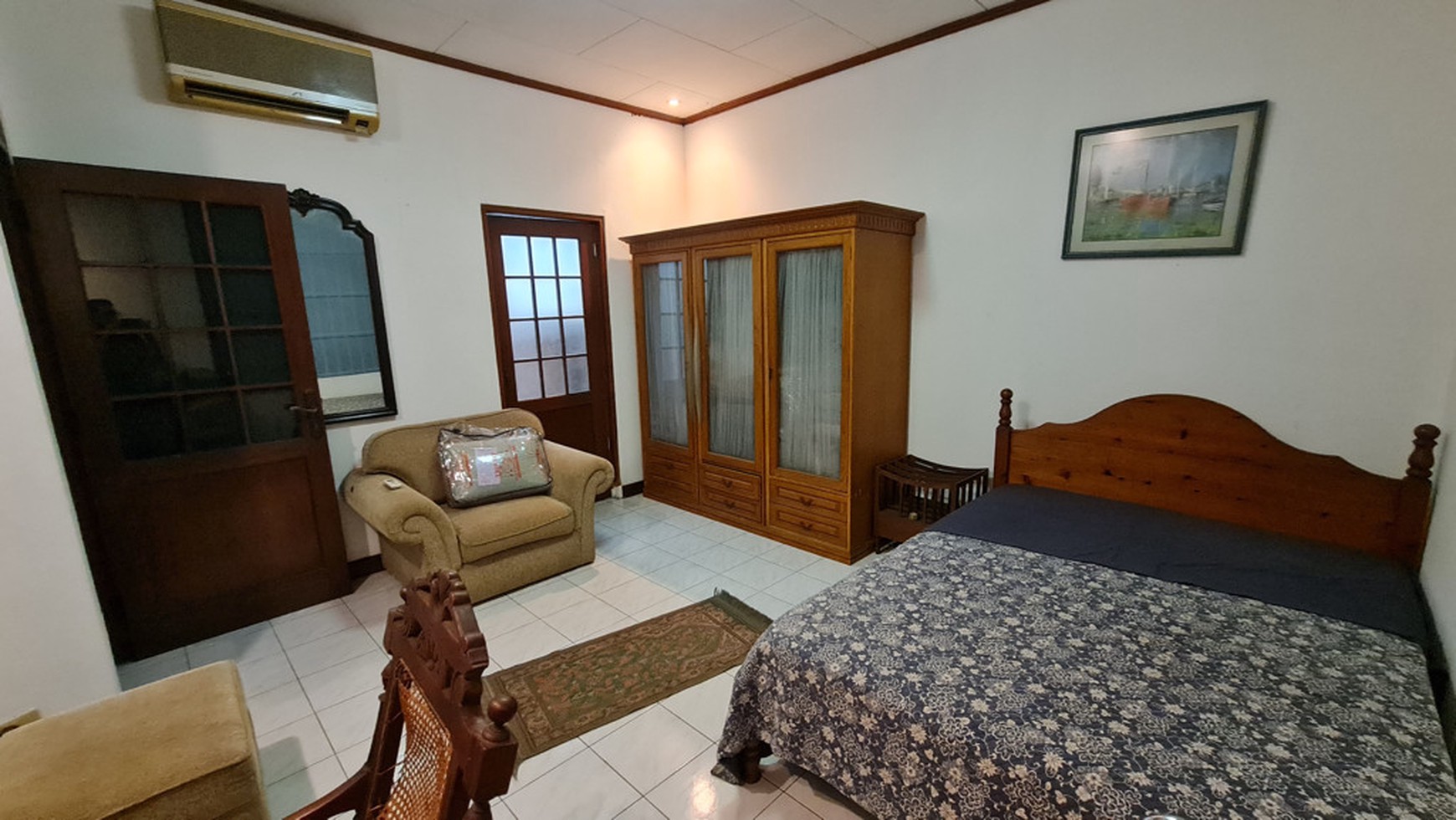 Rumah Bertaman Cantik dekat Pondok Indah Keb. Lama di Jaksel