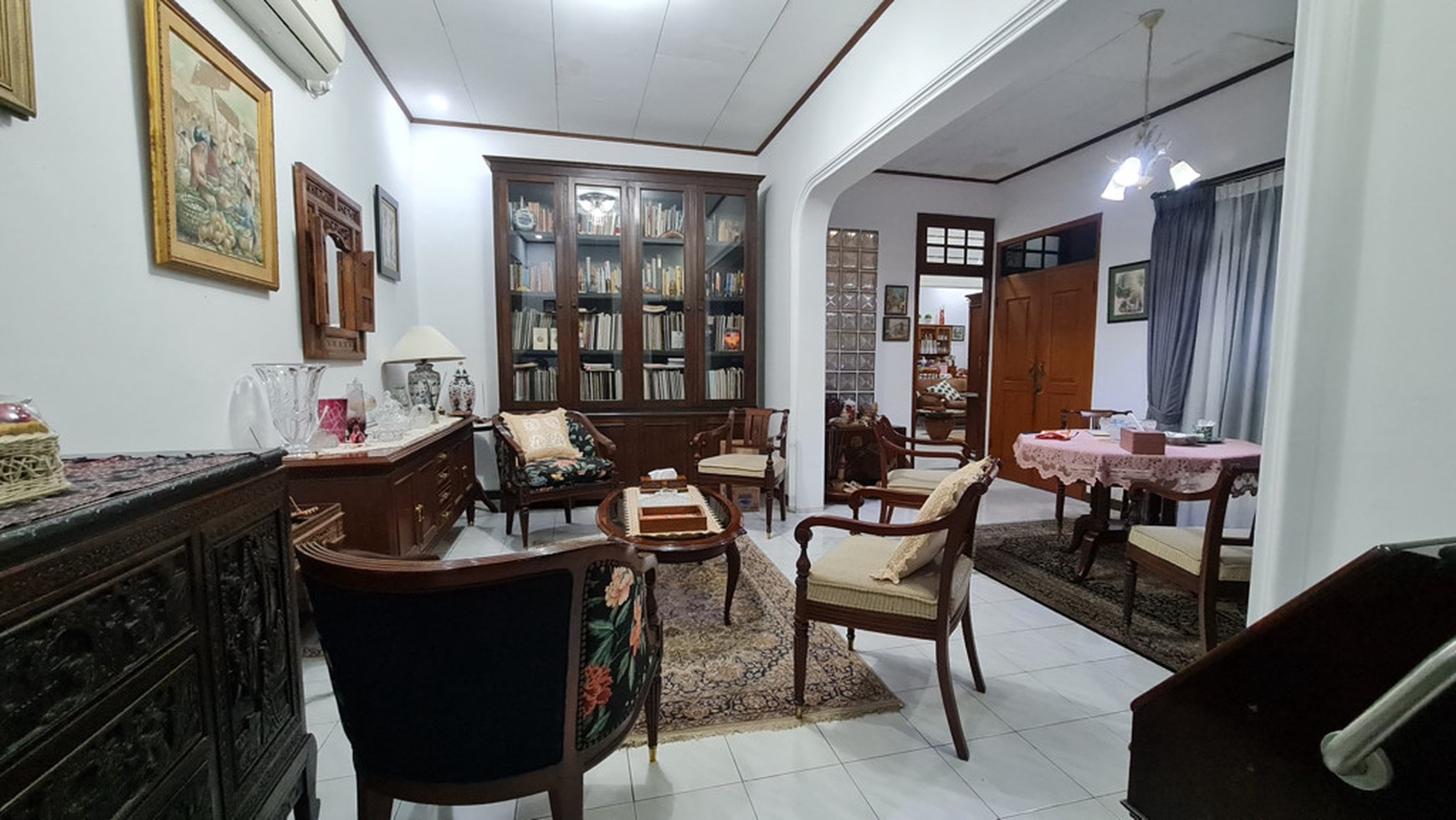 Rumah Bertaman Cantik dekat Pondok Indah Keb. Lama di Jaksel
