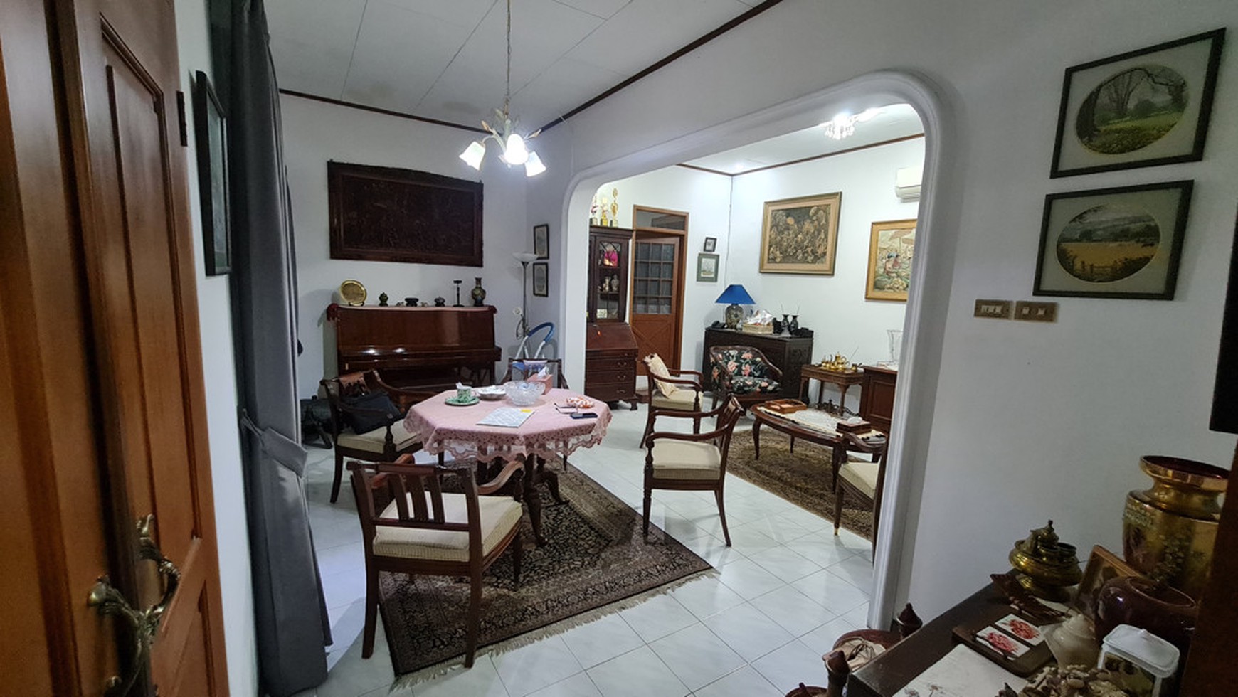 Rumah Bertaman Cantik dekat Pondok Indah Keb. Lama di Jaksel