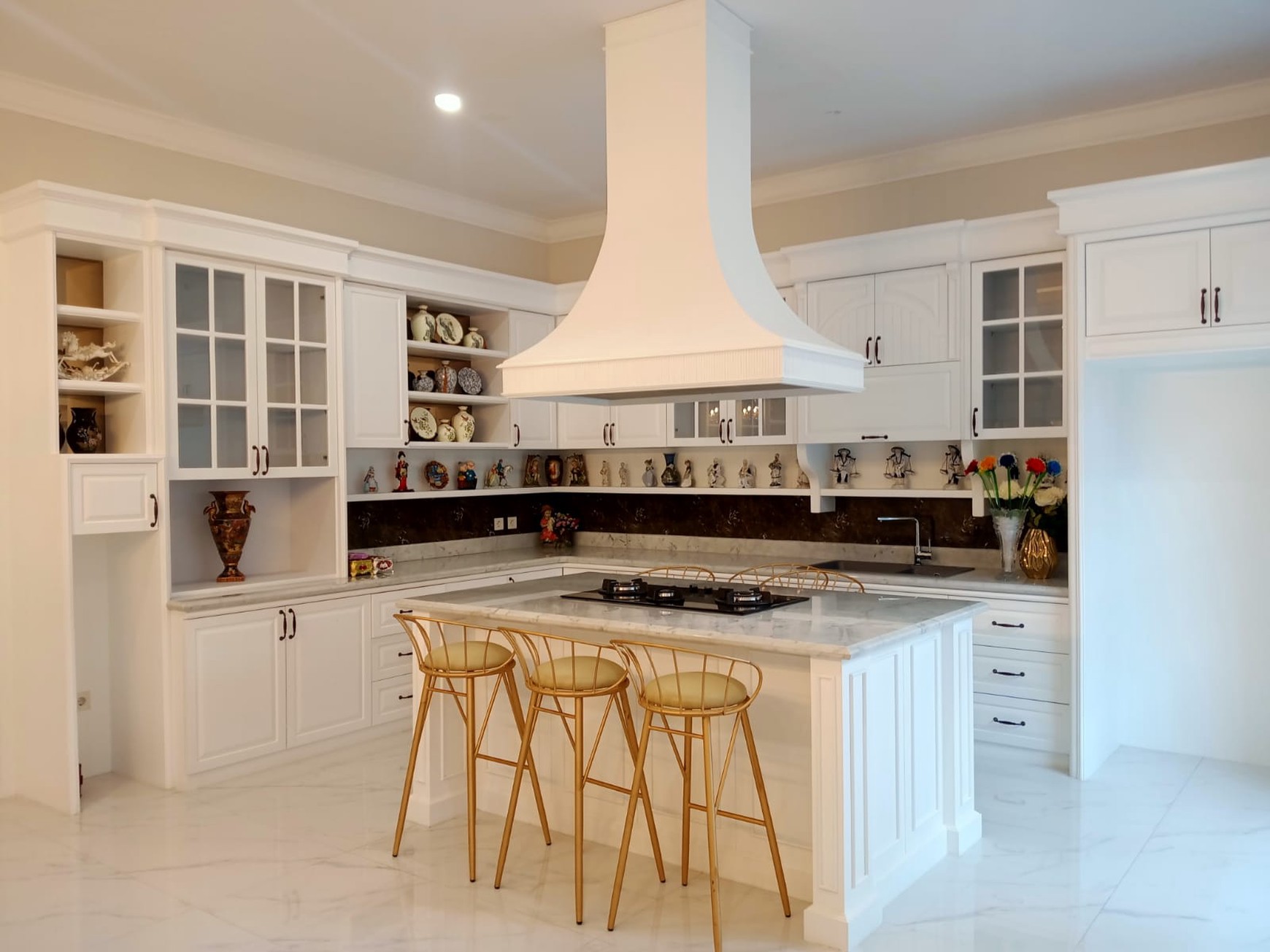 Rumah Lux Modern Ada Kolam Renang di Gegerkalong, Bandung