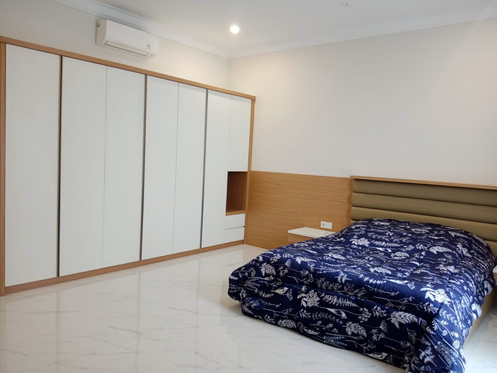 Rumah Lux Modern Ada Kolam Renang di Gegerkalong, Bandung