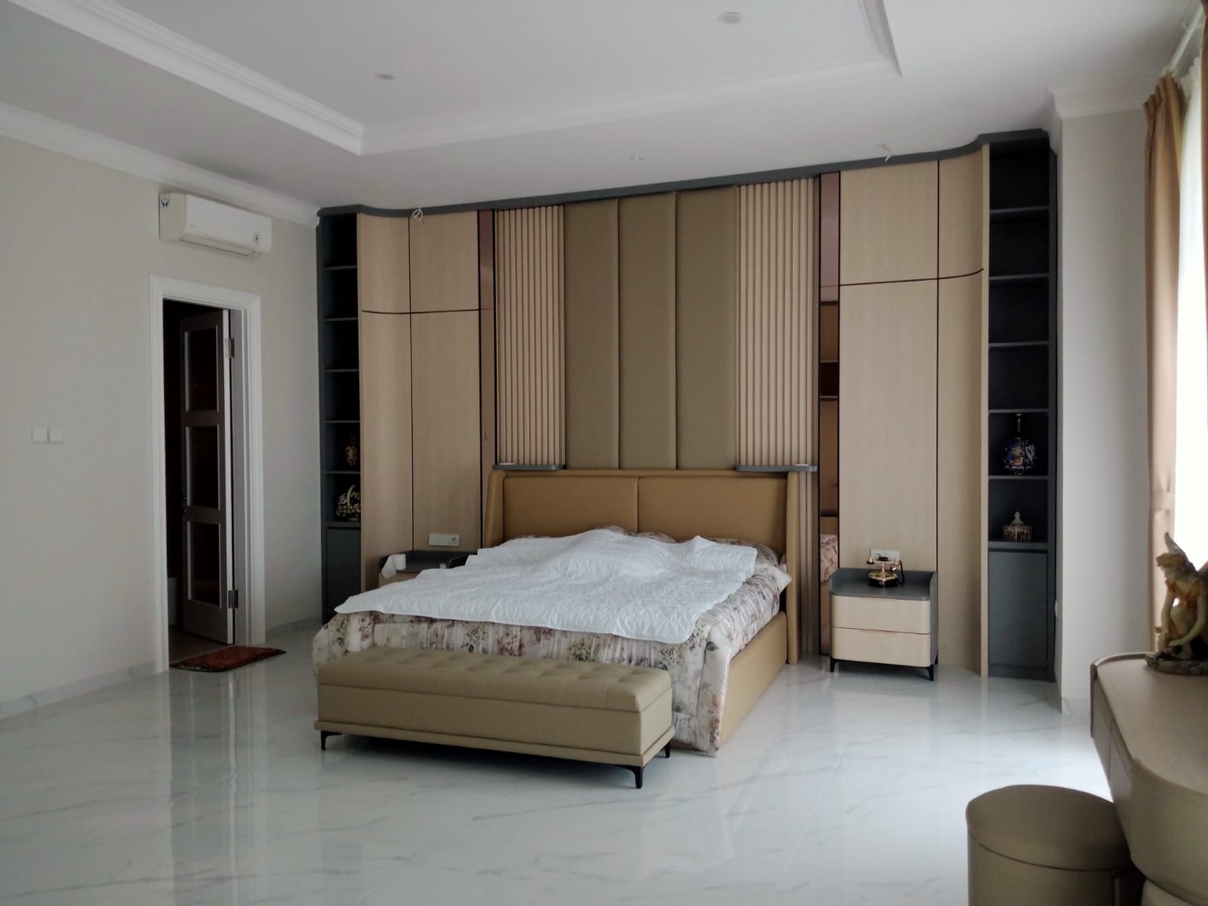 Rumah Lux Modern Ada Kolam Renang di Gegerkalong, Bandung