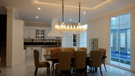 Rumah Lux Modern Ada Kolam Renang di Gegerkalong, Bandung 