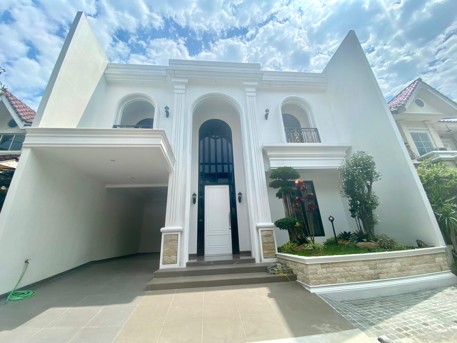 Rumah Mewah Minimalisn Brand New Siap Huni di  Bintaro Sektor 9