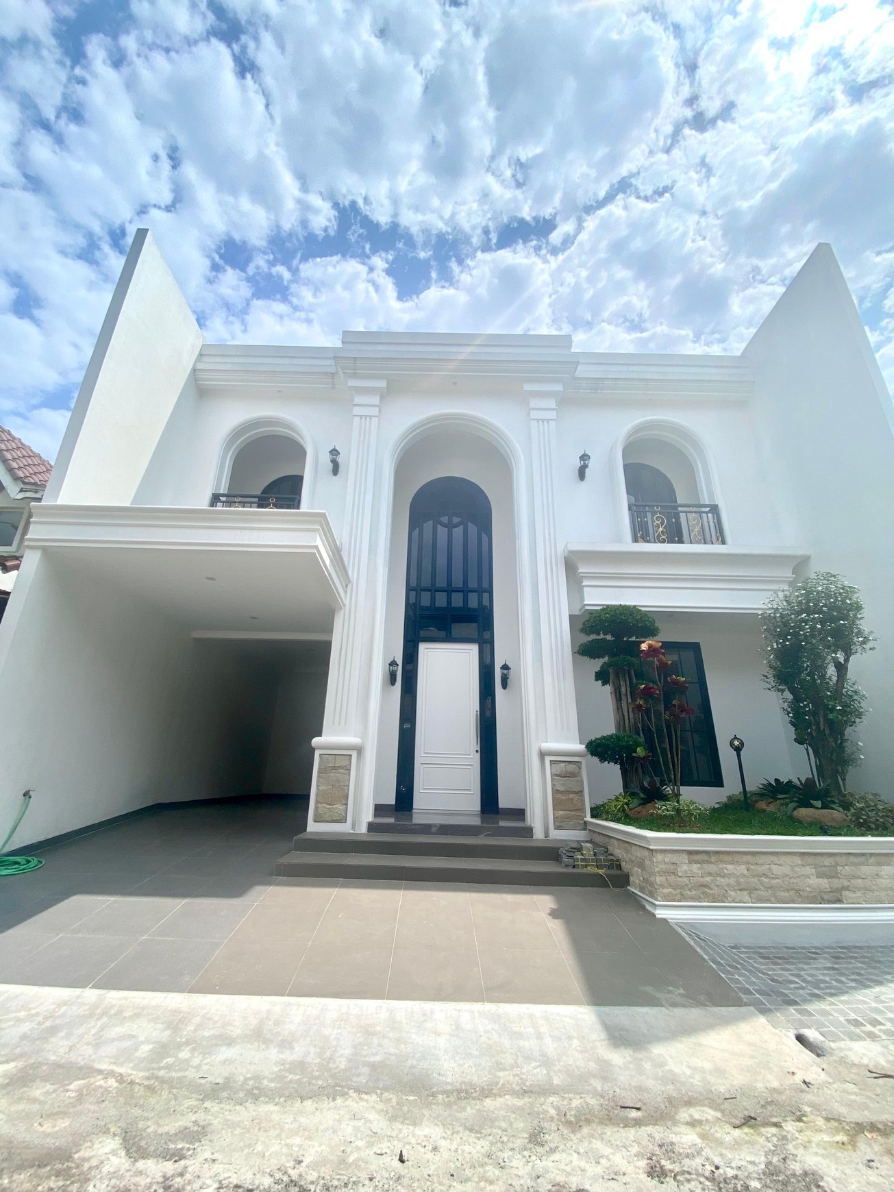 Rumah Mewah Minimalisn Brand New Siap Huni di  Bintaro Sektor 9