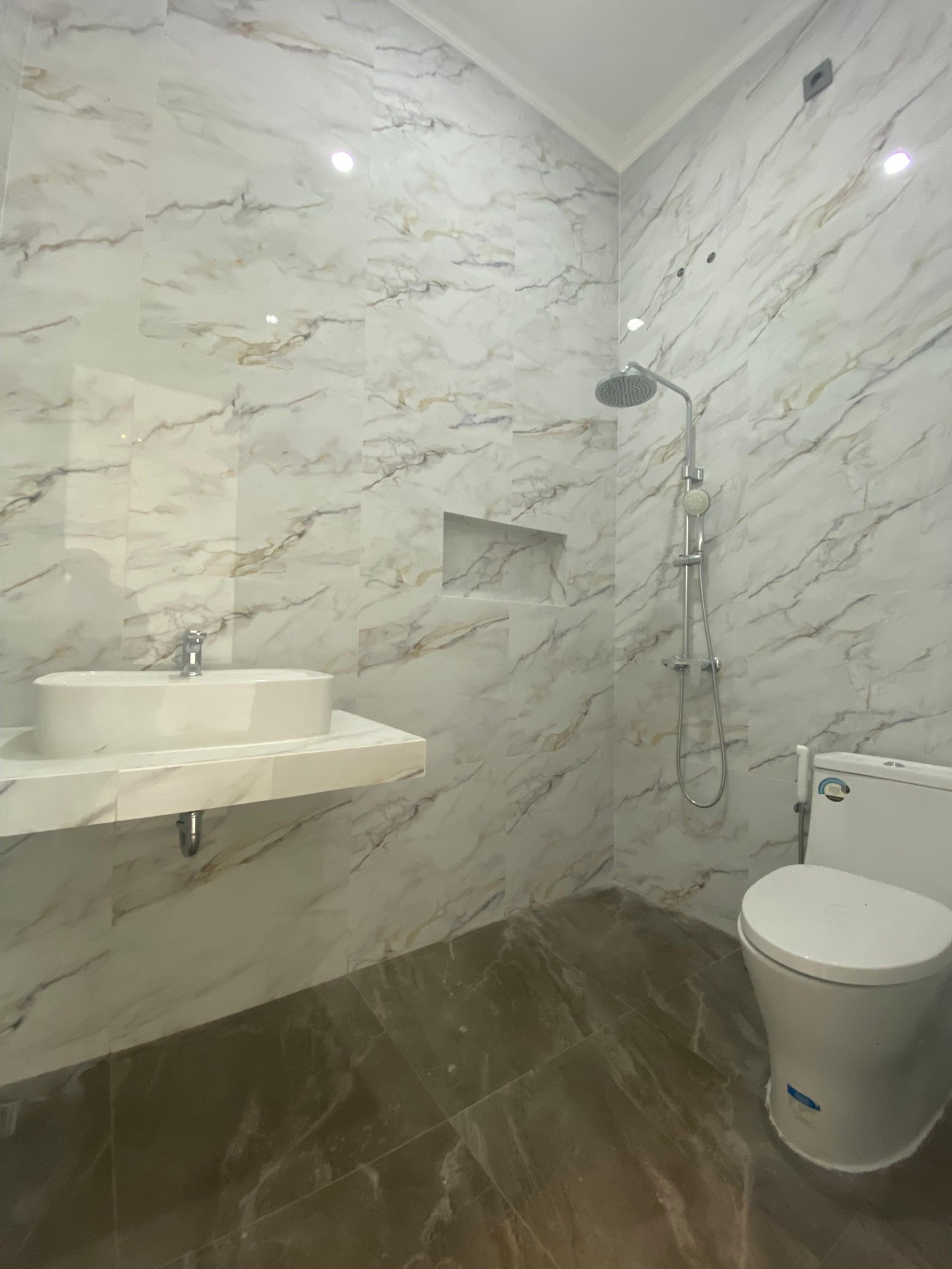 Rumah Mewah Minimalisn Brand New Siap Huni di  Bintaro Sektor 9