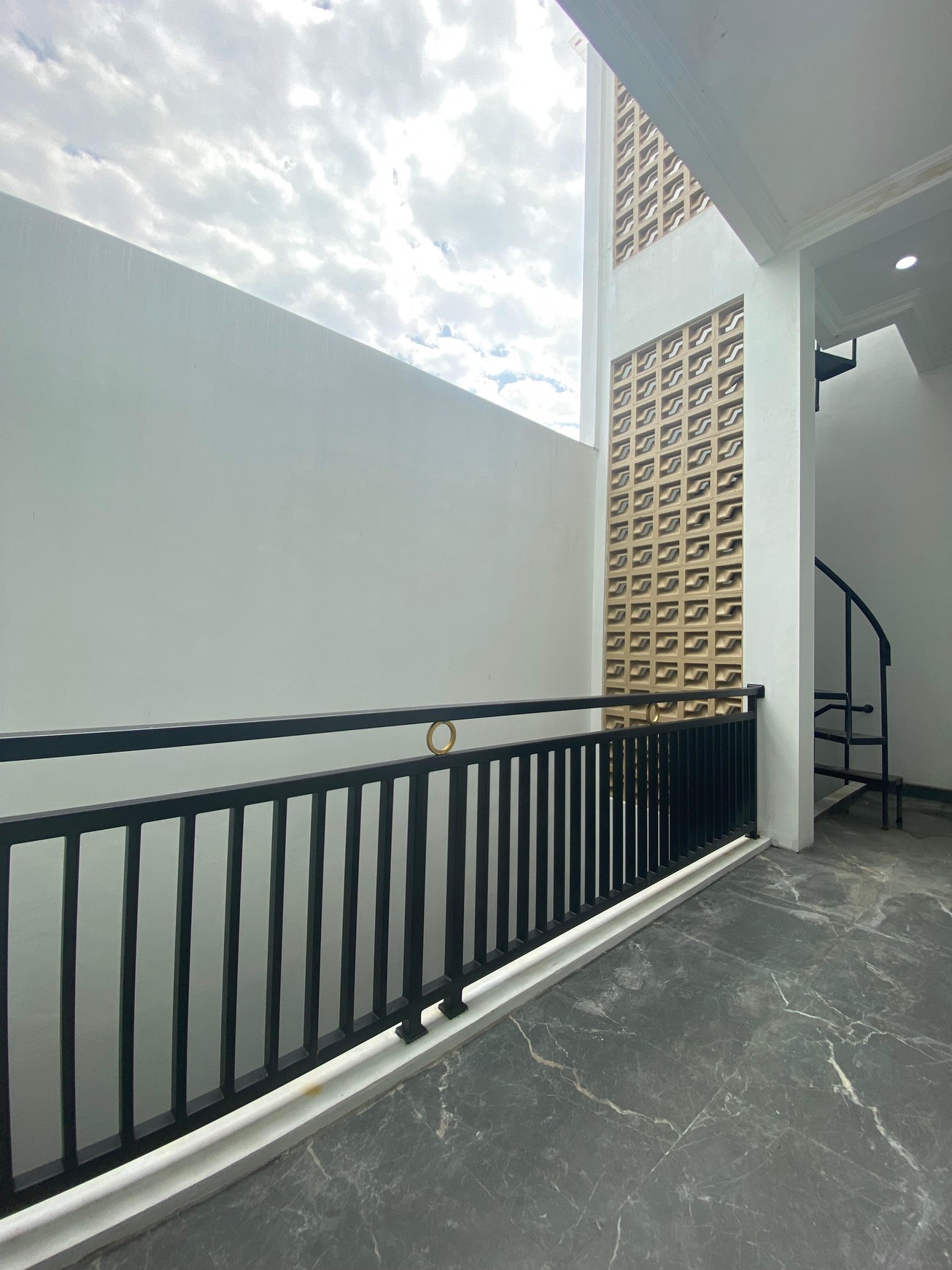 Rumah Mewah Minimalisn Brand New Siap Huni di  Bintaro Sektor 9