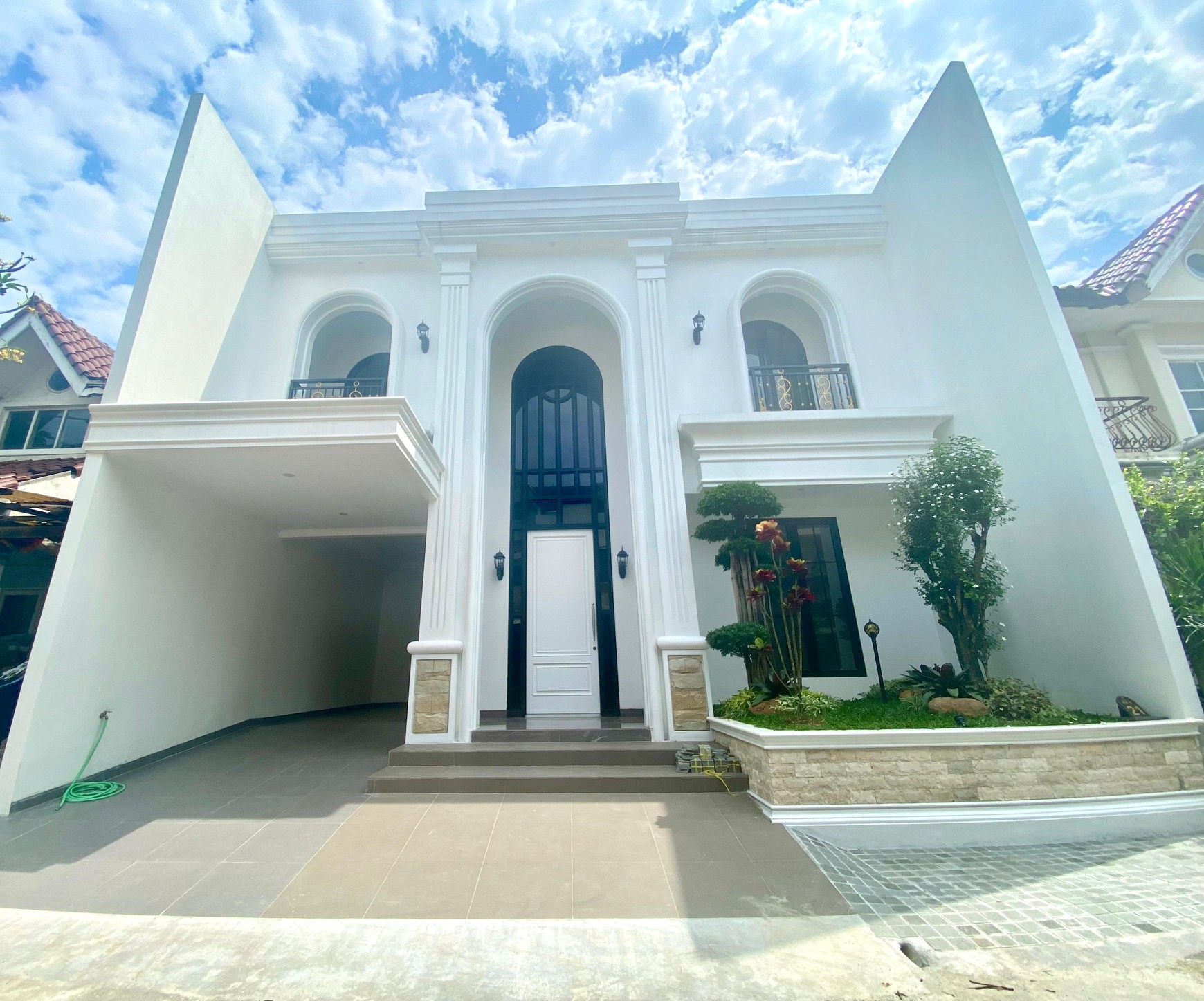 Rumah Mewah Minimalisn Brand New Siap Huni di  Bintaro Sektor 9