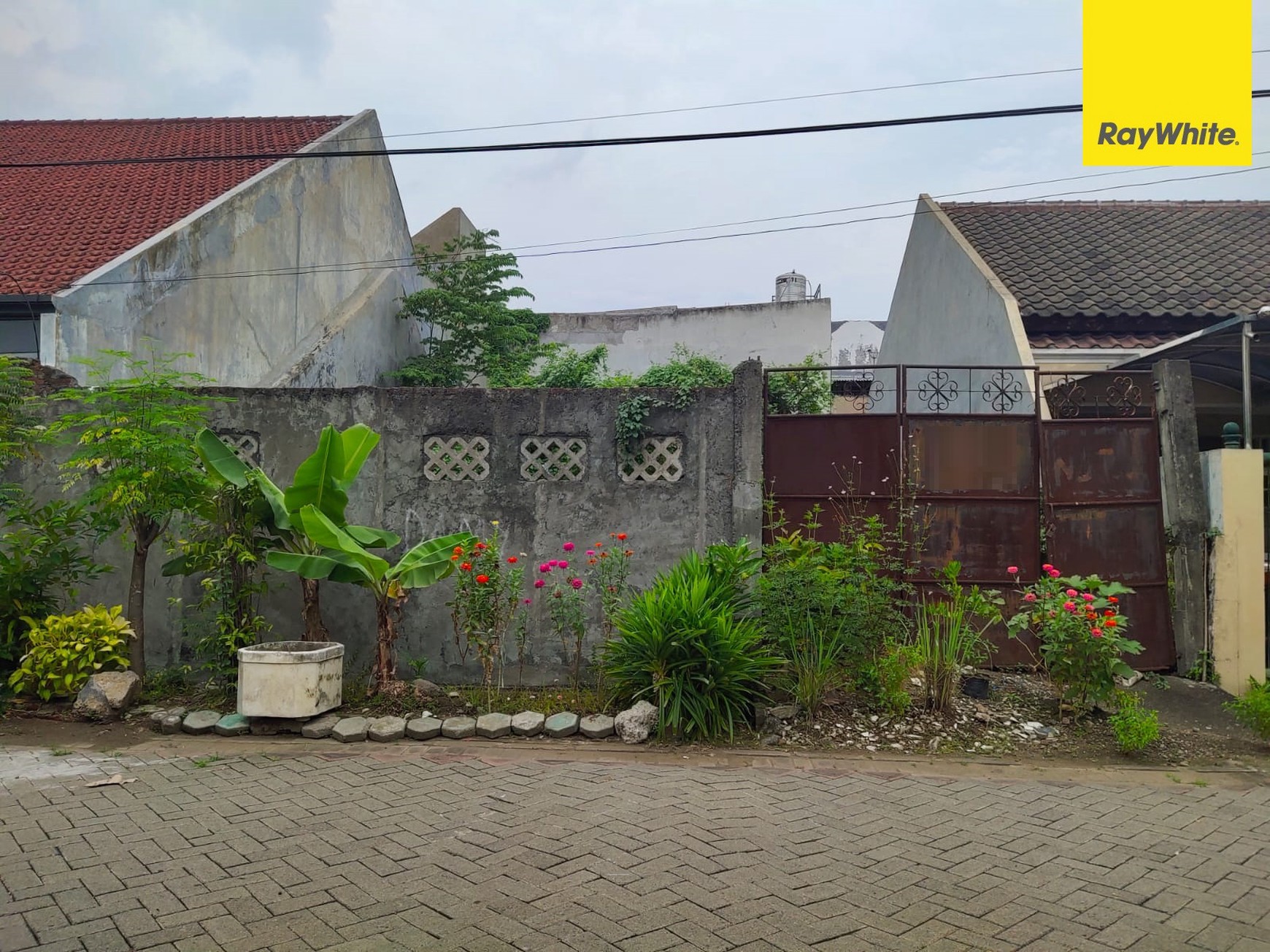 Dijual Tanah Strategis di Jalan Menanggal Surabaya
