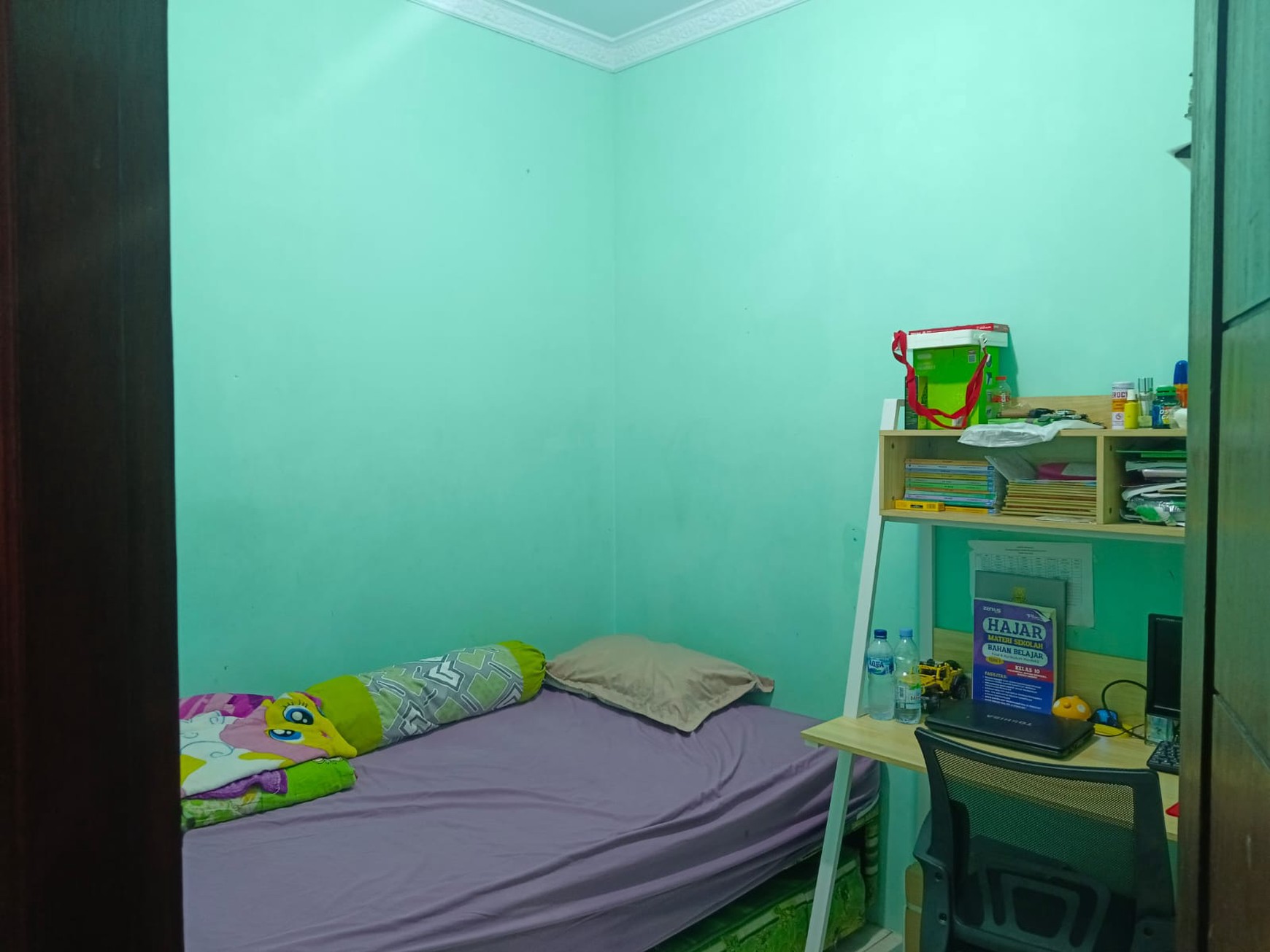 Rumah siap huni dalam lingkungan yang aman di Pondok Ranji 