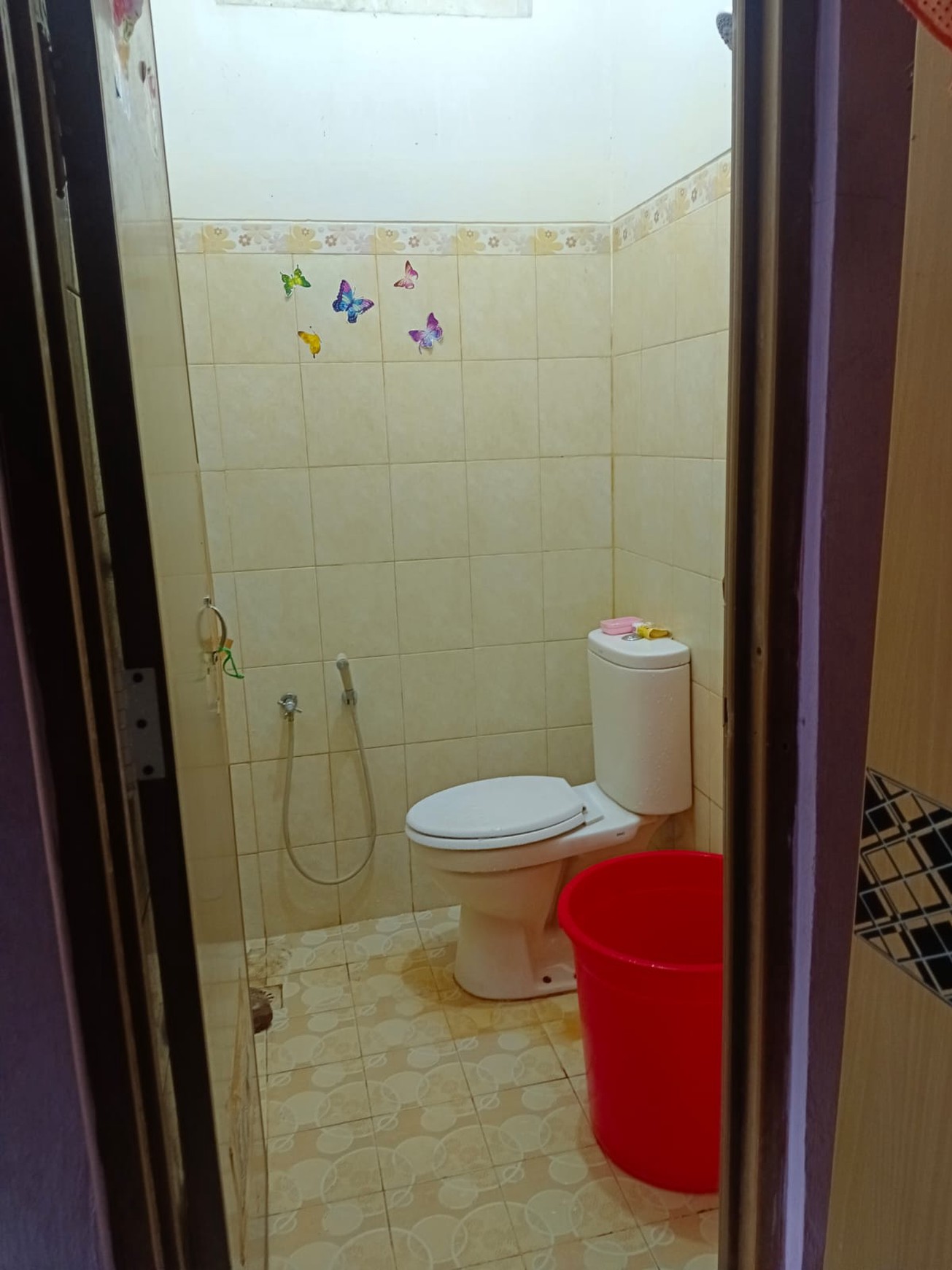 Rumah siap huni dalam lingkungan yang aman di Pondok Ranji 