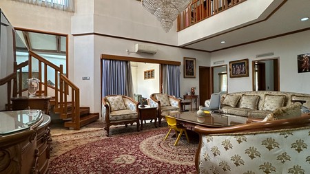 Harga Murah! Dijual Rumah Klasik di Cluster Gated Lebak Bulus, Jakarta Selatan
