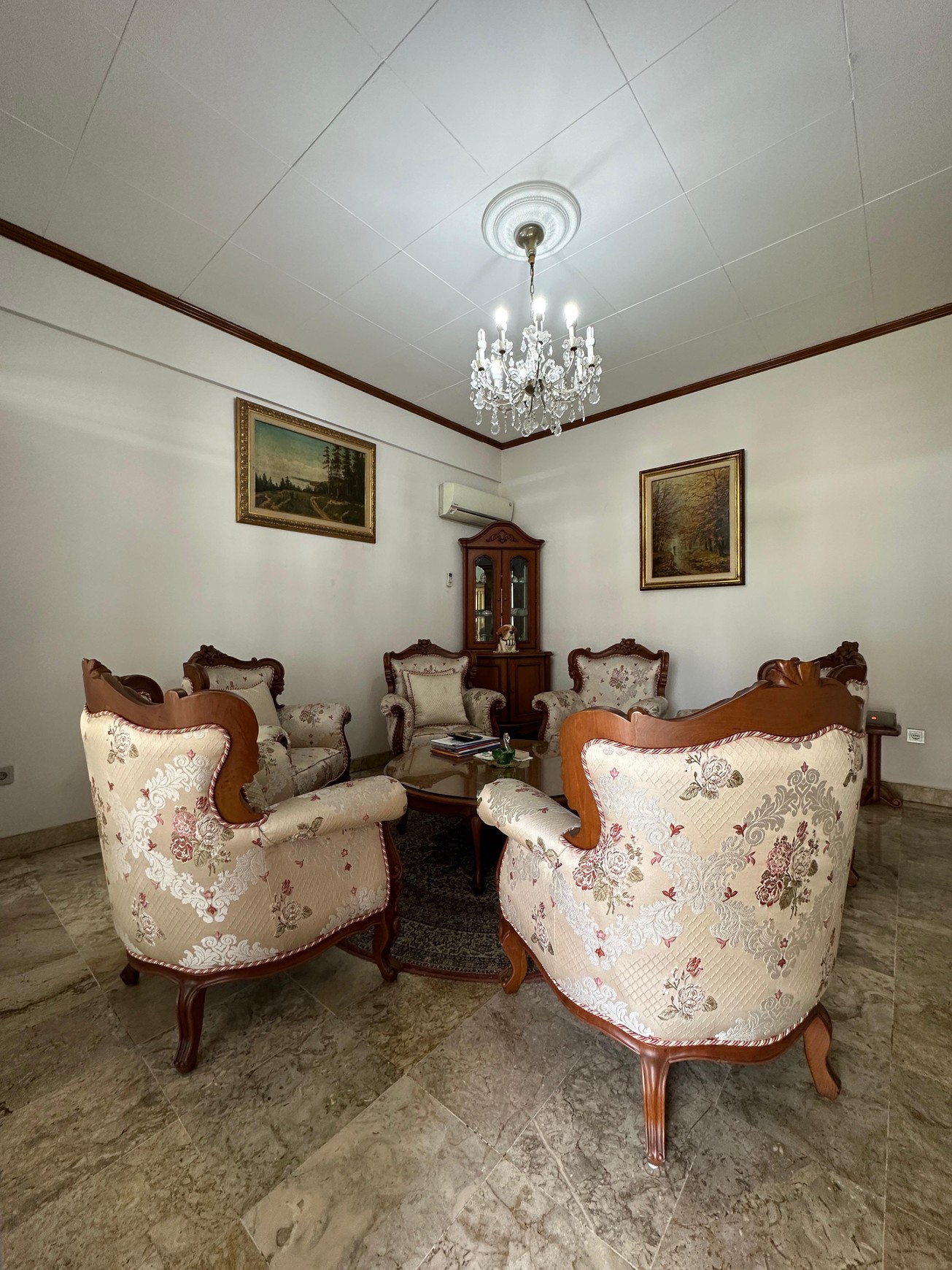 Harga Murah! Dijual Rumah Klasik di Cluster Gated Lebak Bulus, Jakarta Selatan