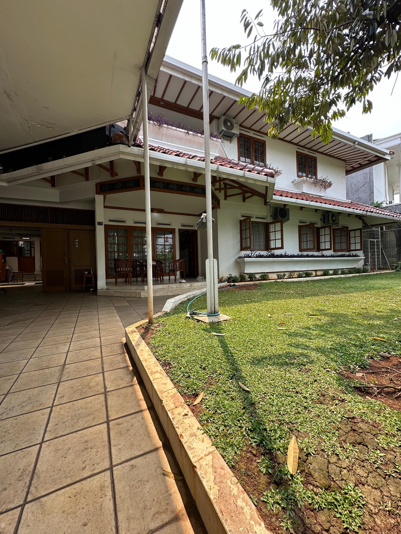 Harga Murah! Dijual Rumah Klasik di Cluster Gated Lebak Bulus, Jakarta Selatan