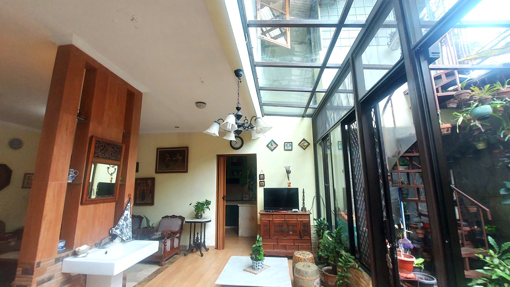 Rumah Nyaman dan Asri di Jatipadang Estate, Jagakarsa