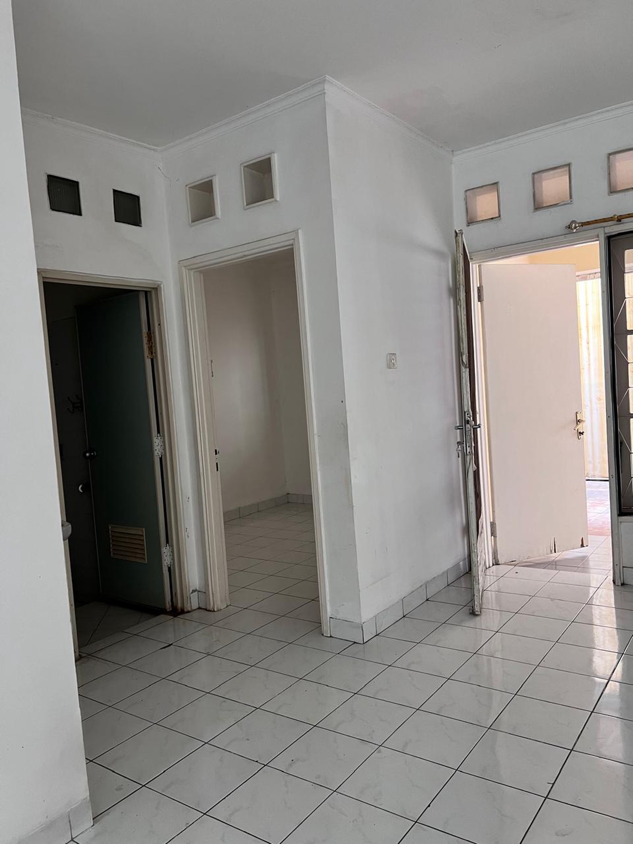 Rumah Siap Huni di Taman Bougenville, Lippo Cikarang - Lingkungan Asri & Strategis