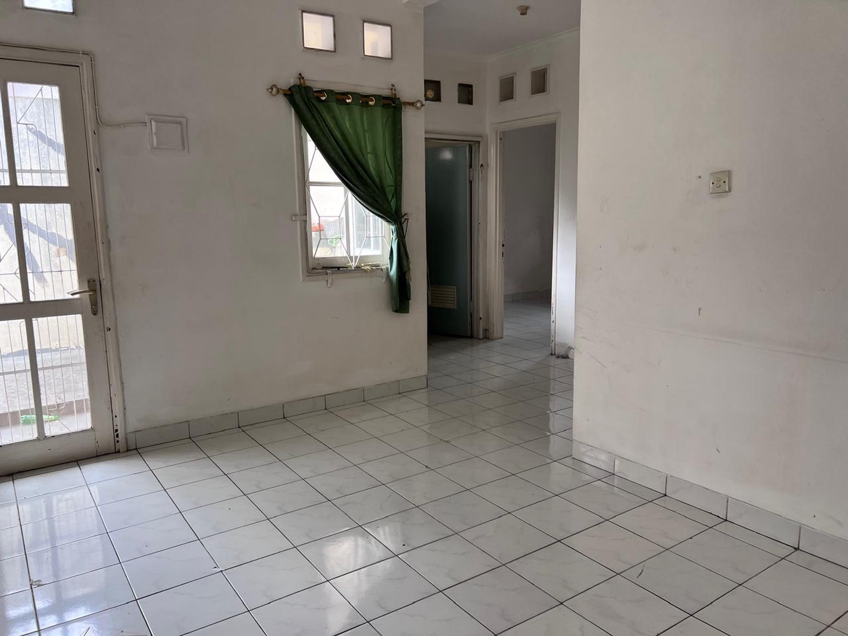 Rumah Siap Huni di Taman Bougenville, Lippo Cikarang - Lingkungan Asri & Strategis