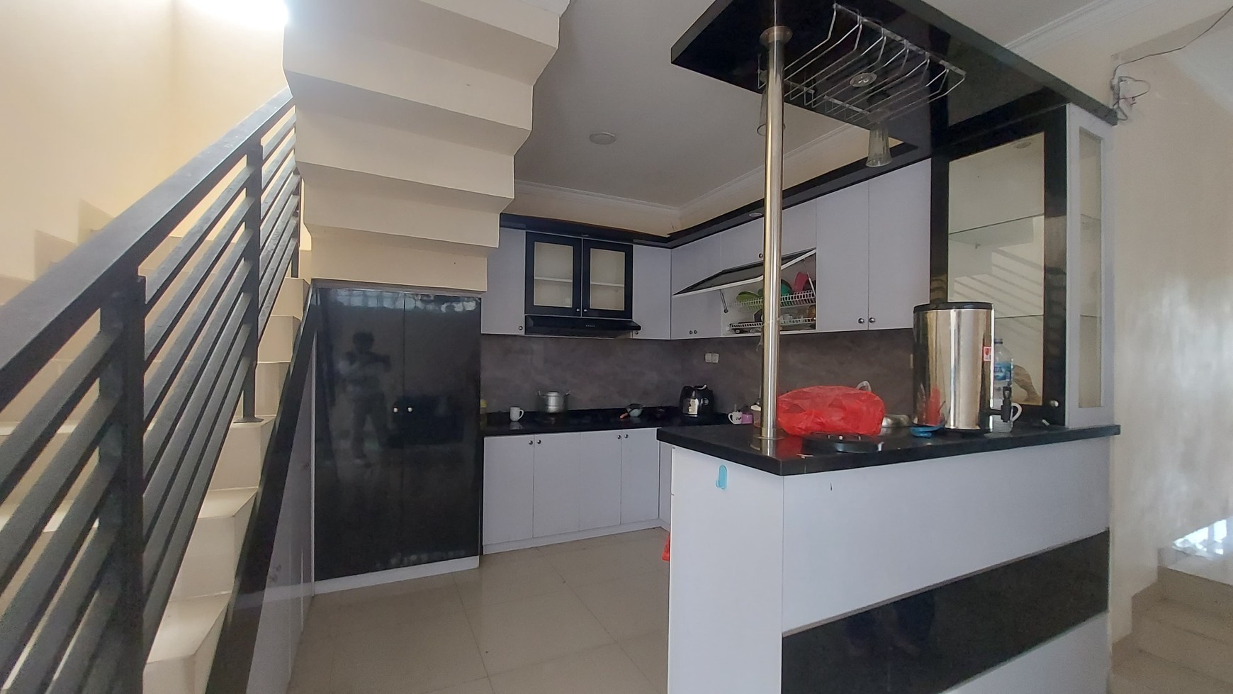 Rumah Luas Belakang Gedung Nestle Cocok Untuk Hunian atau Kost di Kebagusan