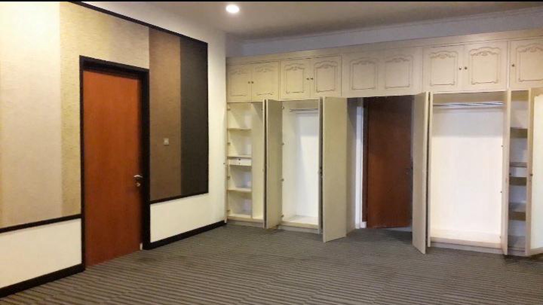RUMAH DIJUAL JALAN GAHARU JAKARTA SELATAN
