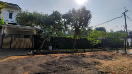 DIJUAL RUMAH TINGGAL DI HOEK DI AREA CINERE  ESTATE