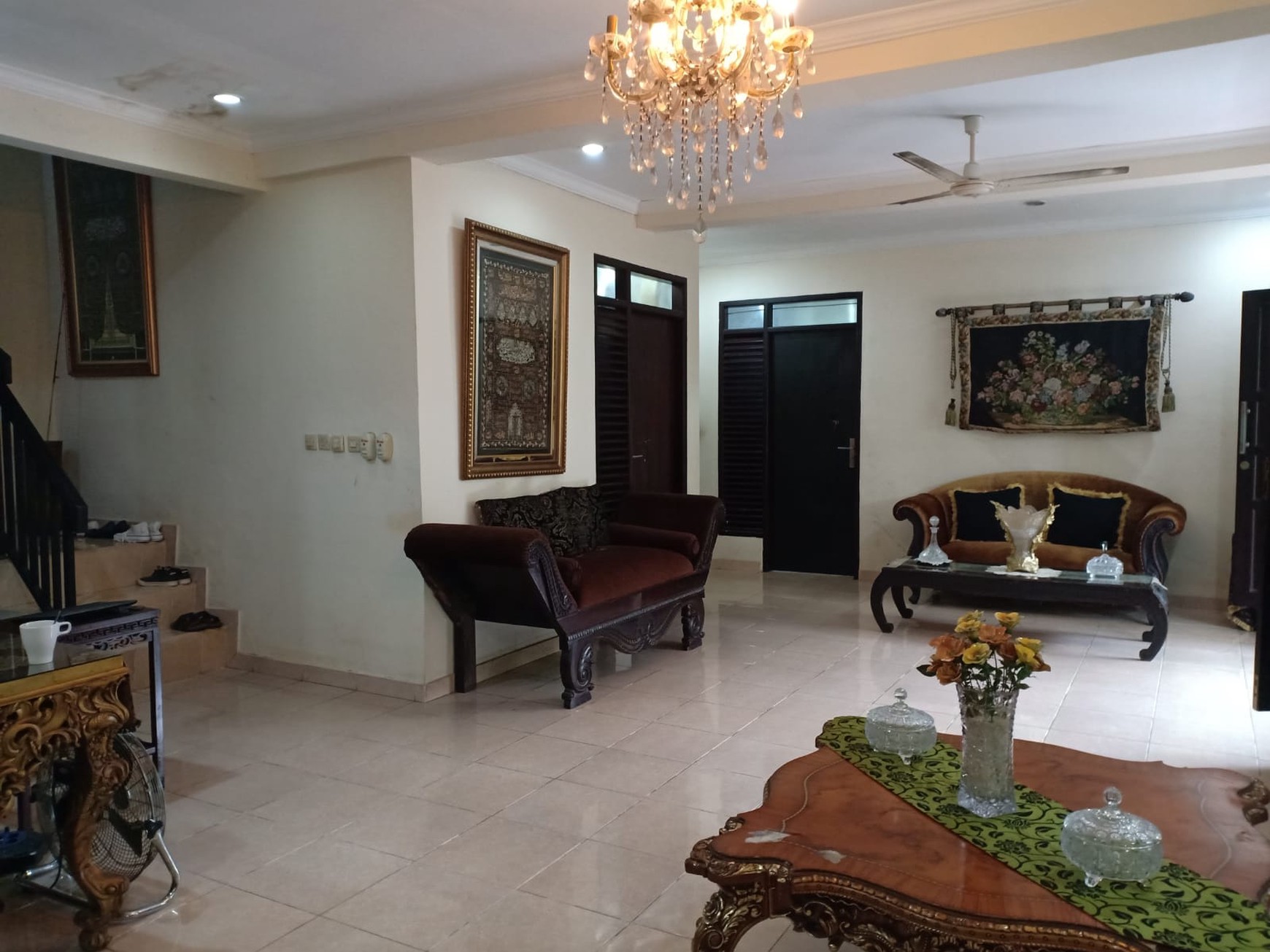 DIJUAL RUMAH TINGGAL DI HOEK DI AREA CINERE ESTATE