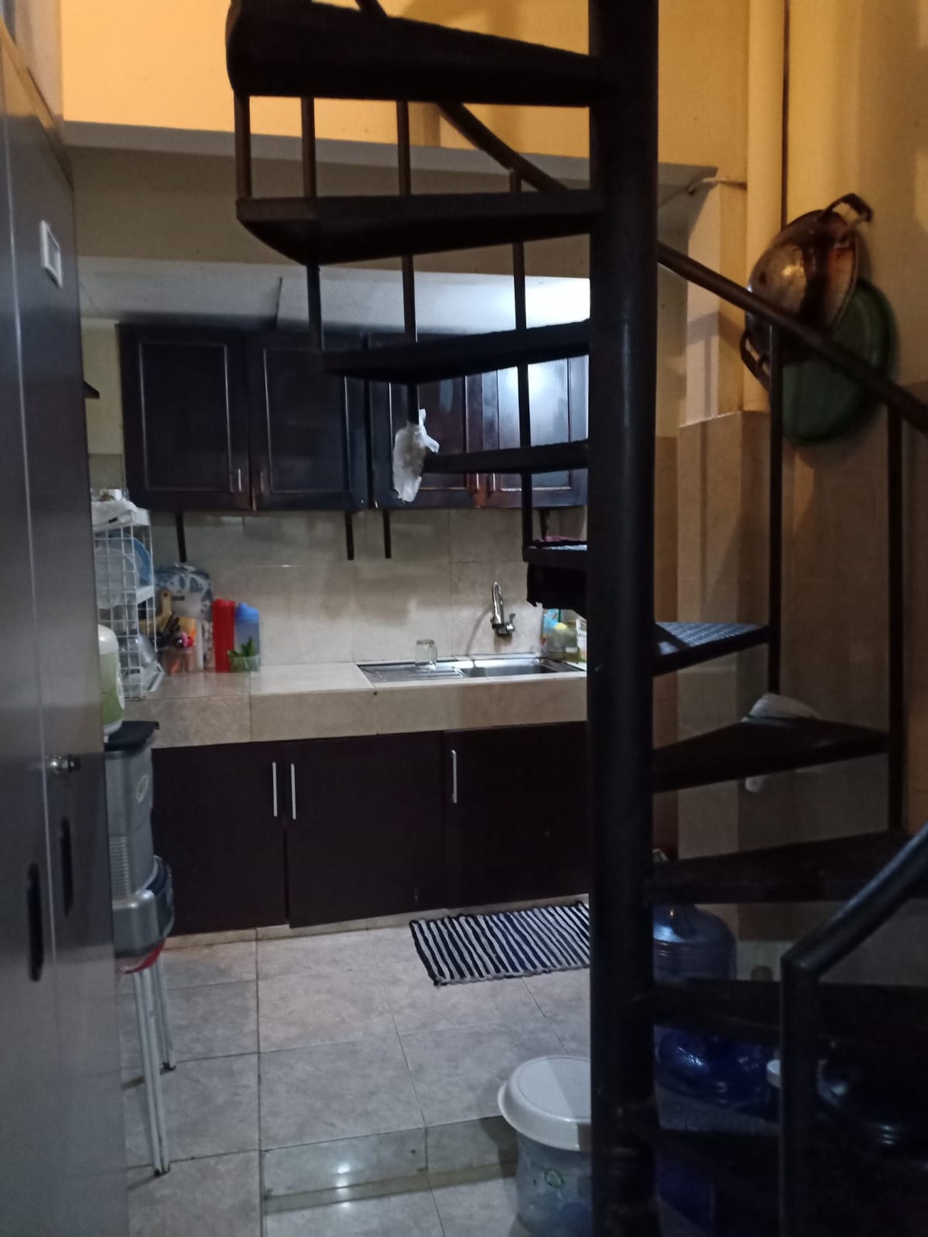 DIJUAL RUMAH TINGGAL DI HOEK DI AREA CINERE ESTATE