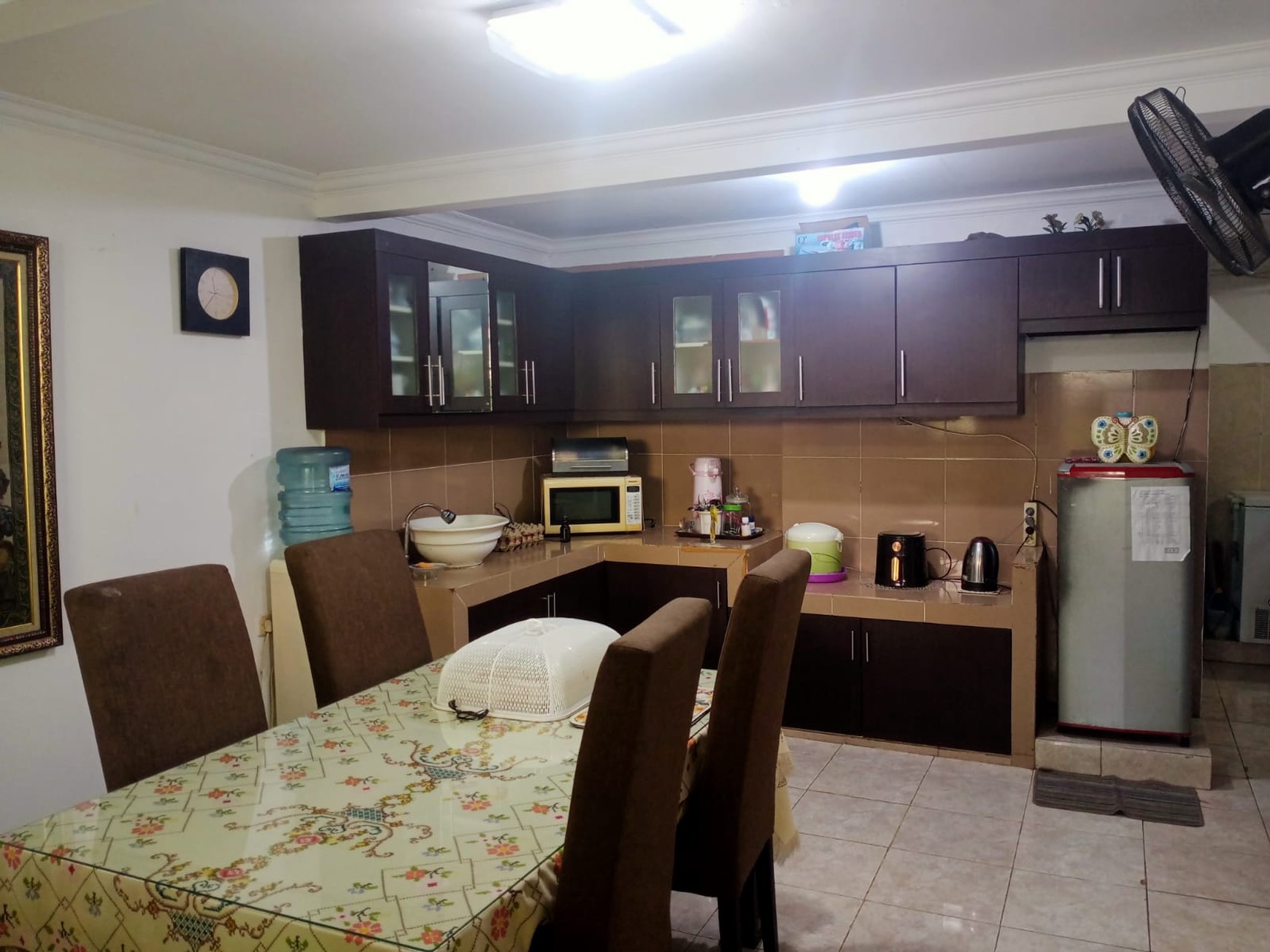 DIJUAL RUMAH TINGGAL DI HOEK DI AREA CINERE ESTATE