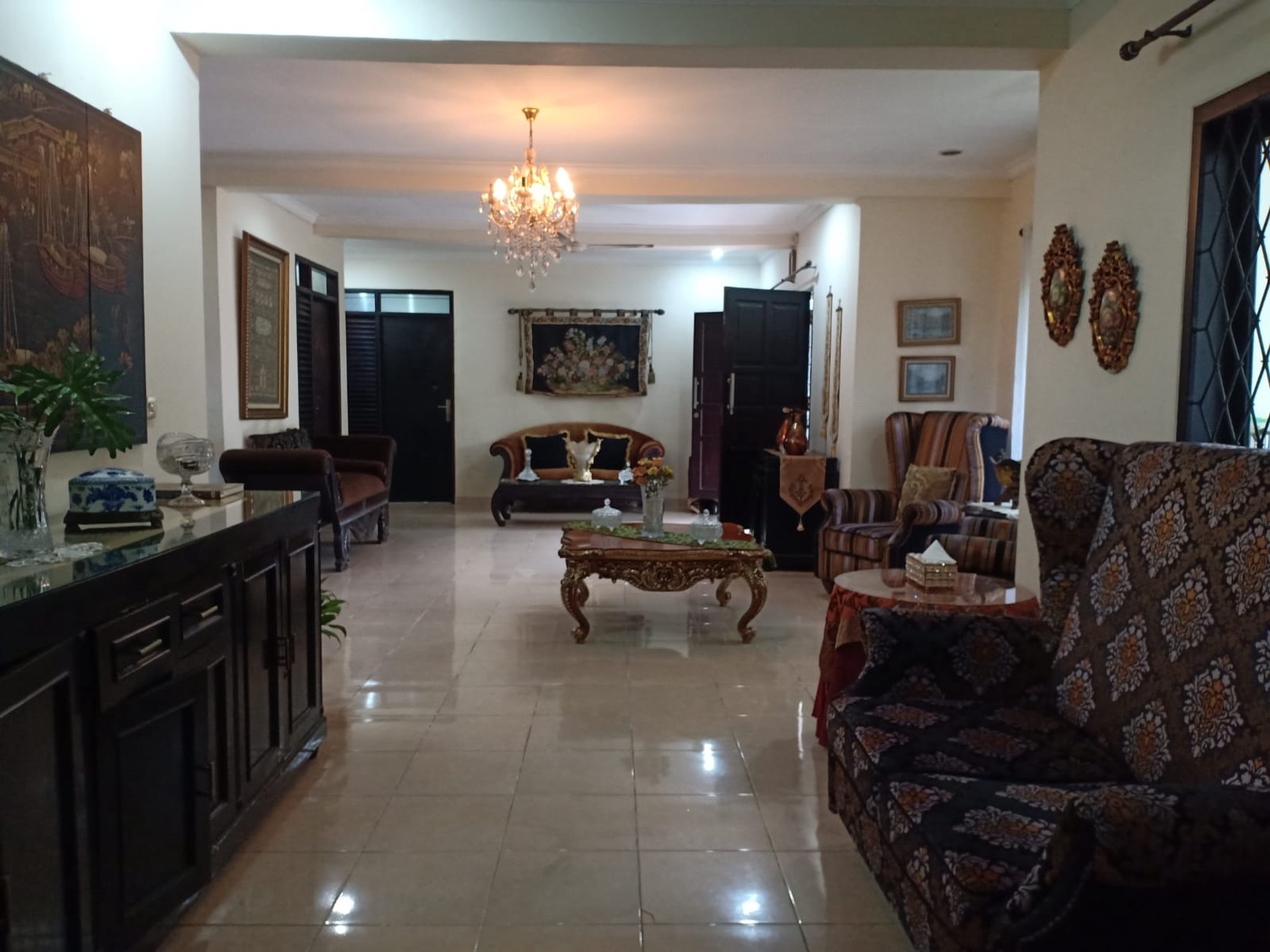 DIJUAL RUMAH TINGGAL DI HOEK DI AREA CINERE ESTATE