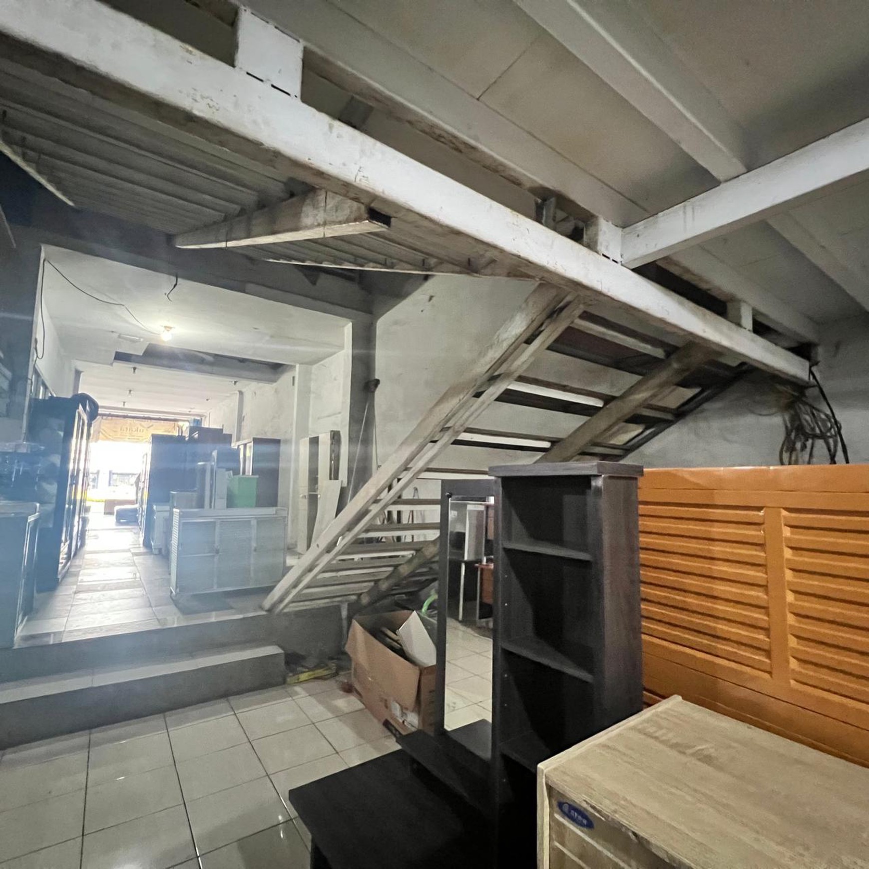 RUKO 3 LANTAI - JALAN KEDASIH RAYA, CIKARANG
