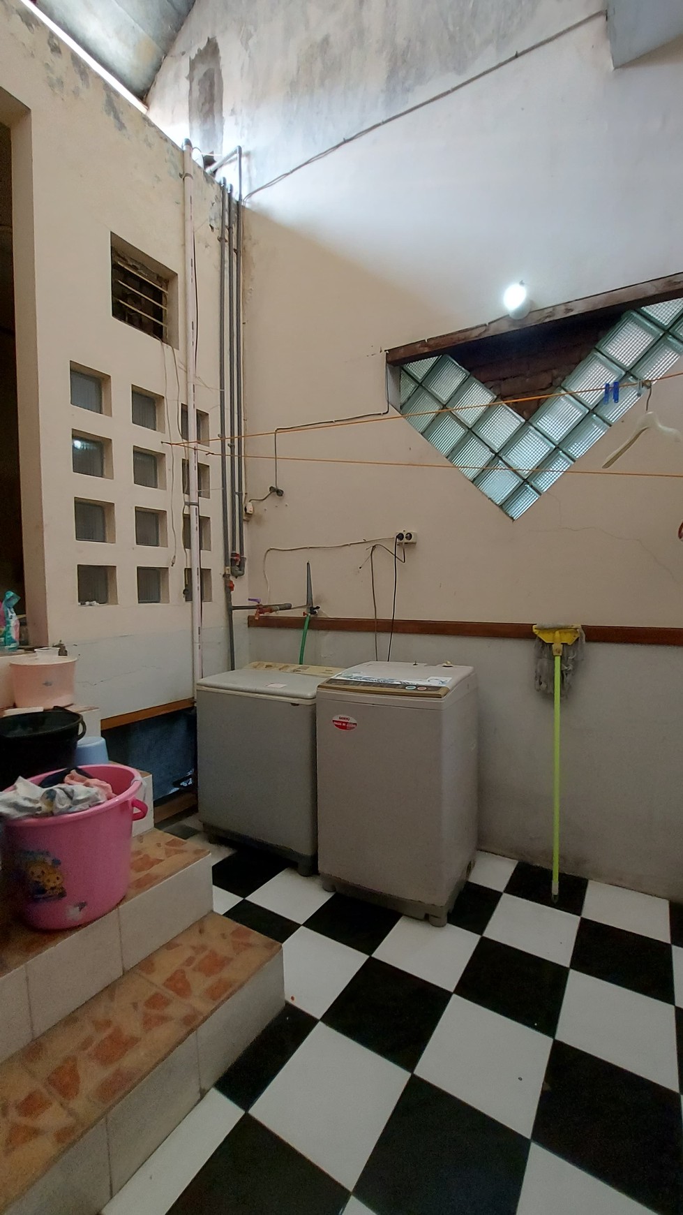 Rumah Strategis Selangkah ke MERR - Dekat UPN & RSUD Surabaya Timur