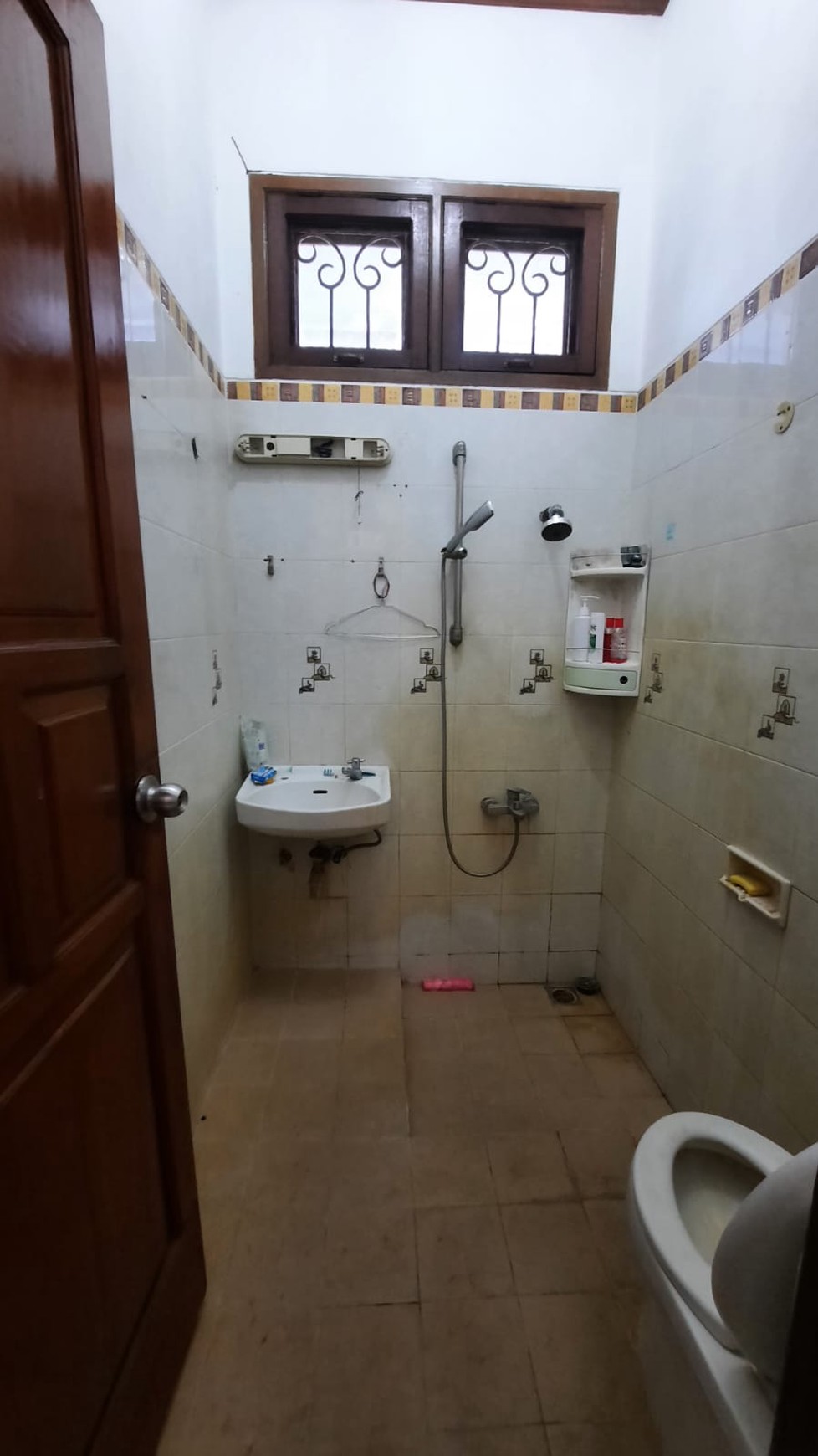 DIJUAL RUMAH TINGGAL DI AREA CINERE ESTATE