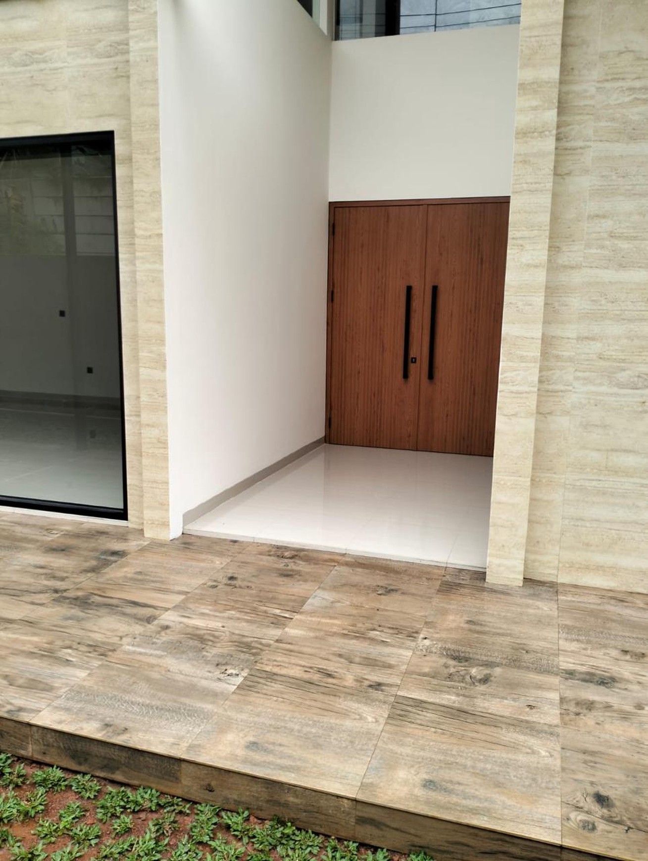 Rumah siap huni di perumahan terbaik di BSD  ( brand new )  
