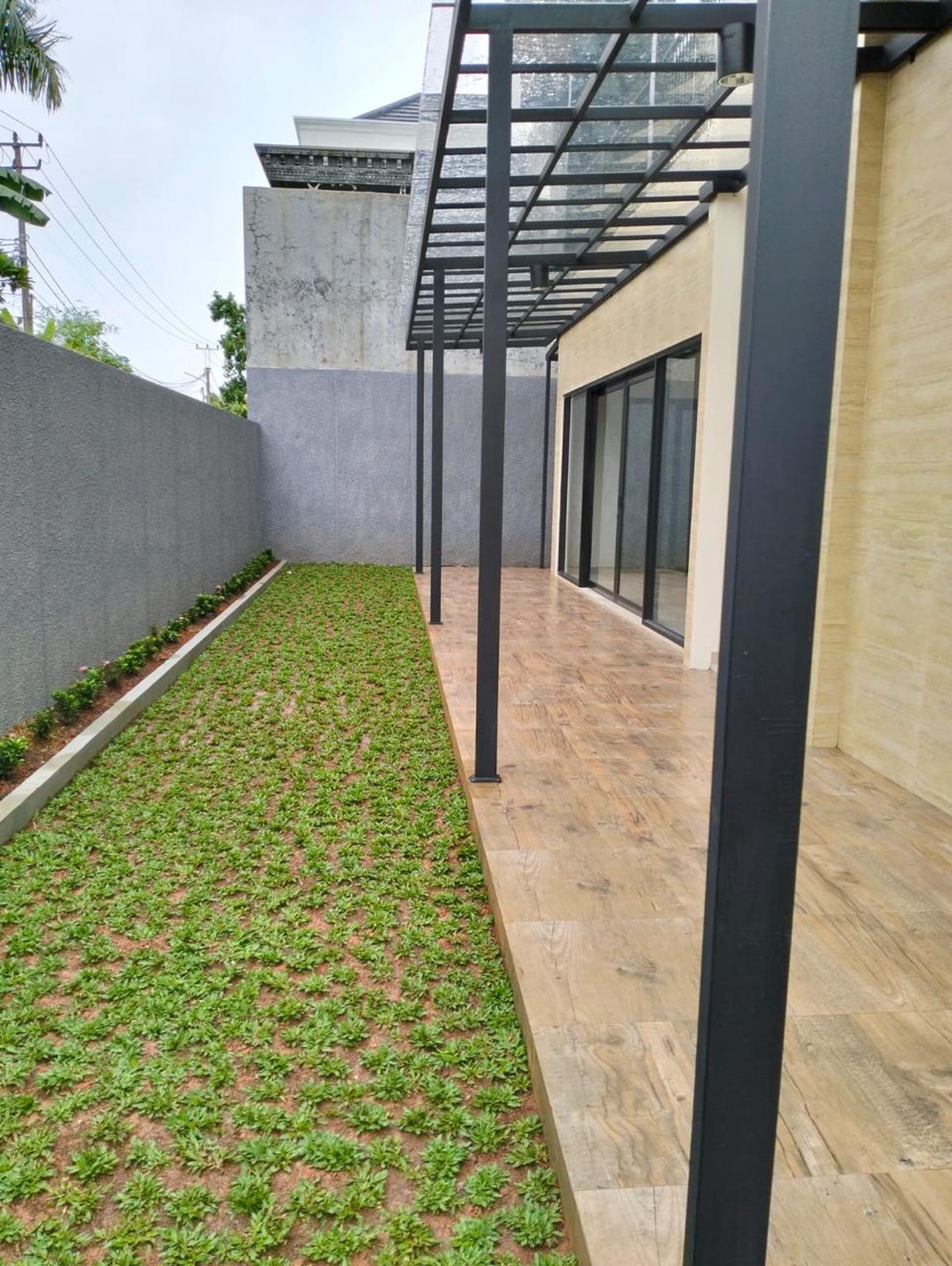 Rumah siap huni di perumahan terbaik di BSD  ( brand new )  