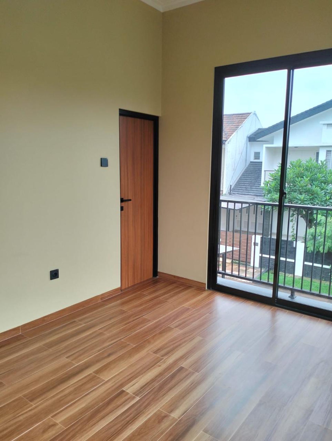Rumah siap huni di perumahan terbaik di BSD  ( brand new )  